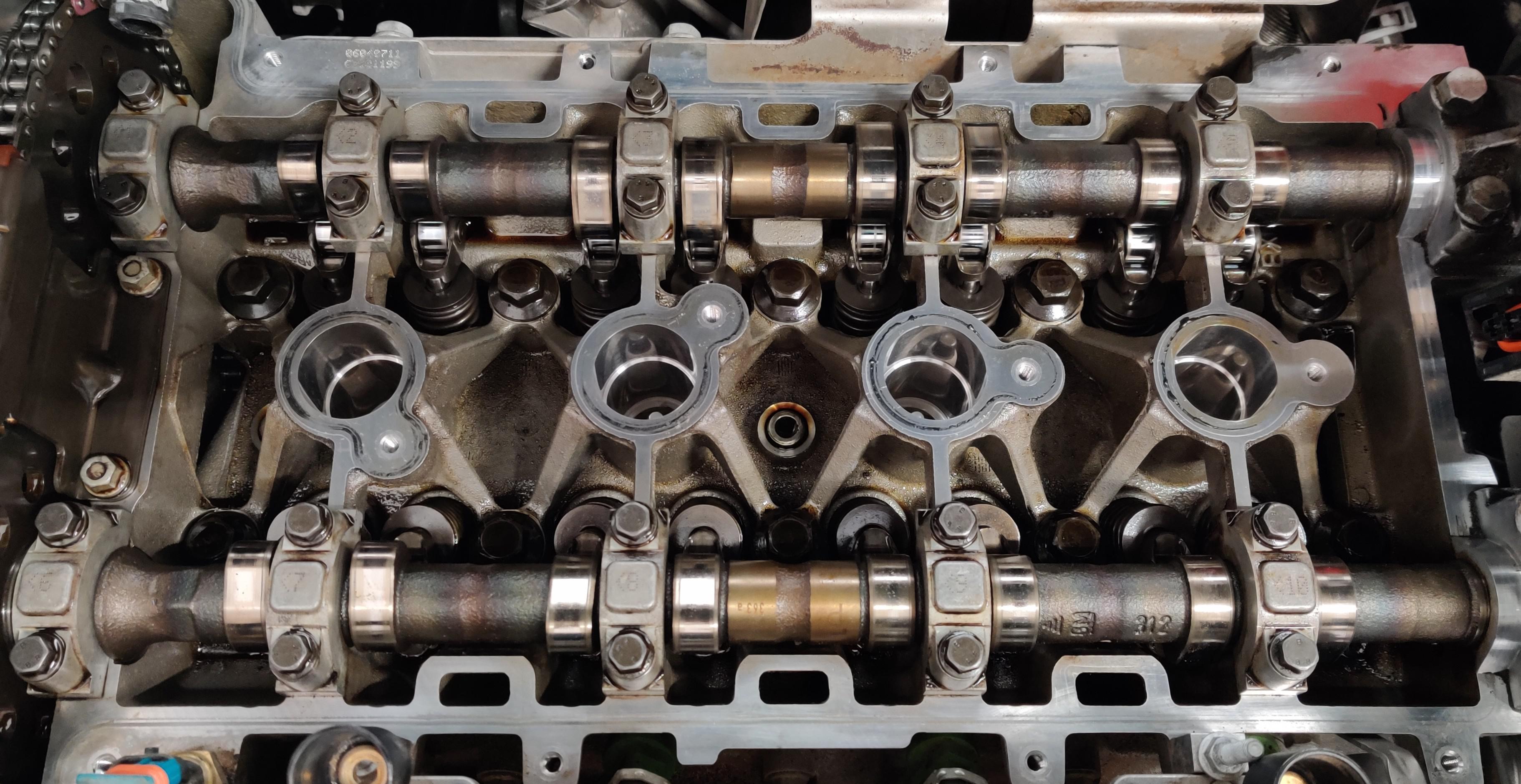 2006 Saab 93 with 180K miles always Mobil1 0w40 5000 mile intervals