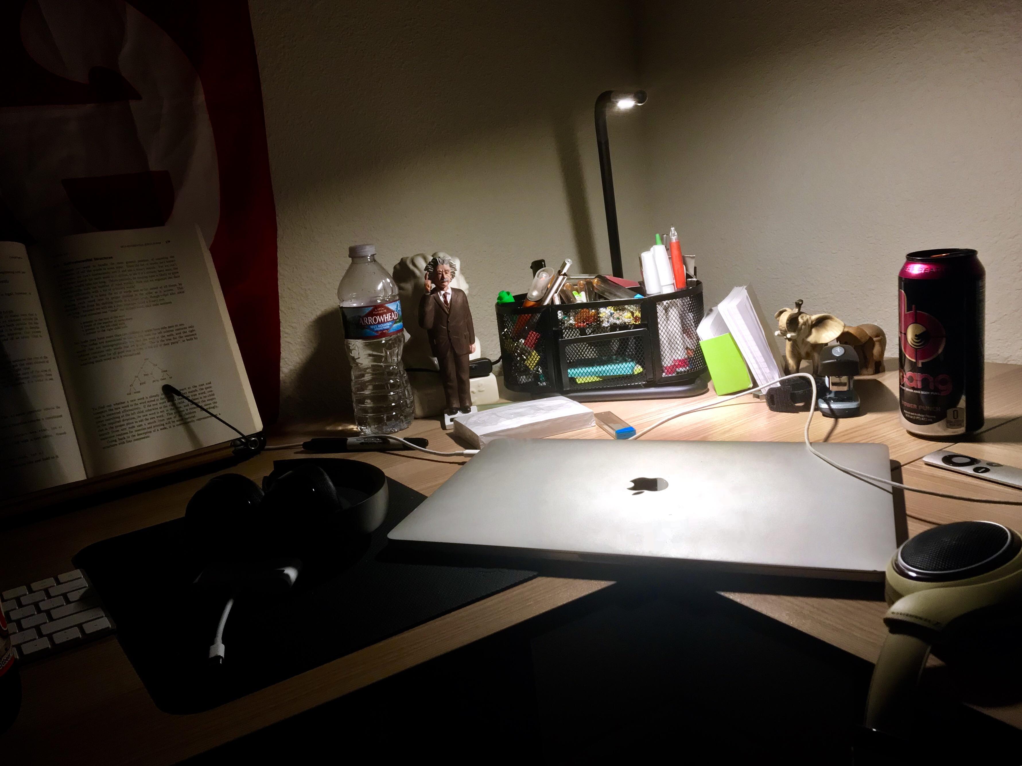 College Essentials r/pics