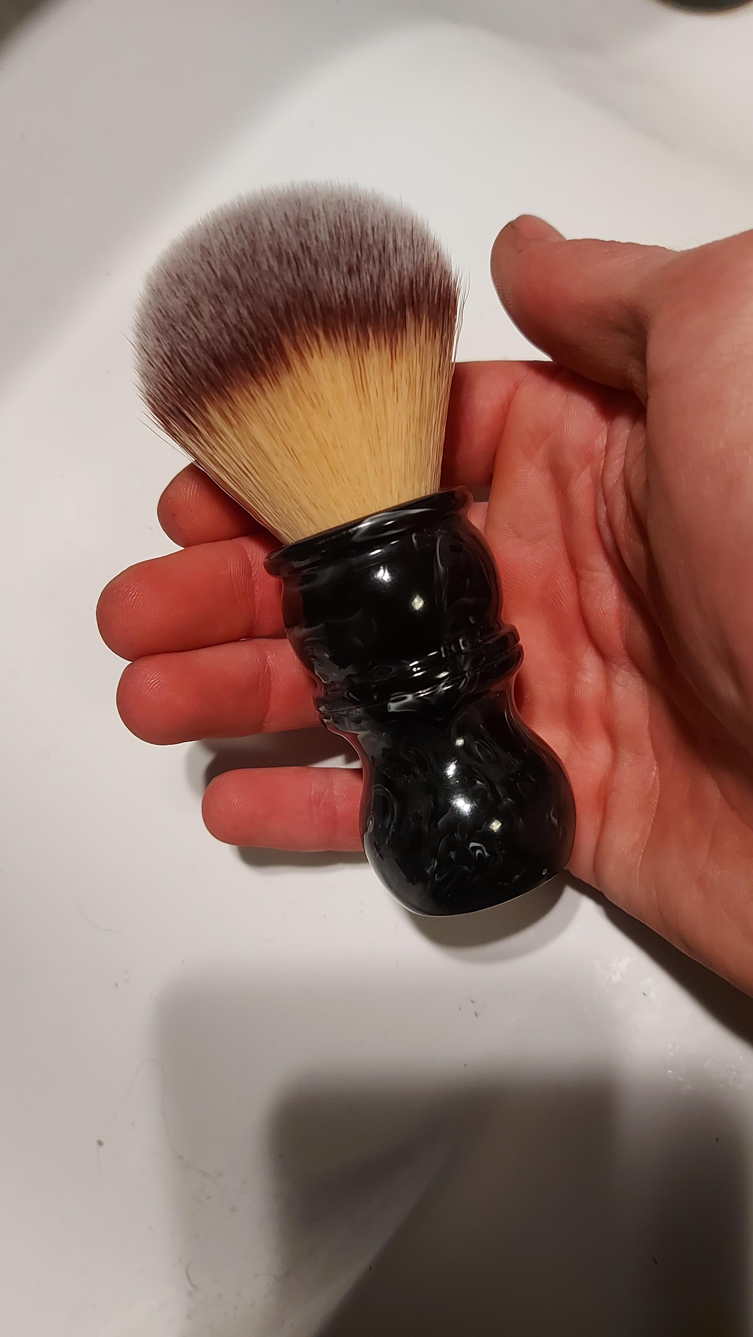 A new fluffy brush from Yaqi r/wicked_edge