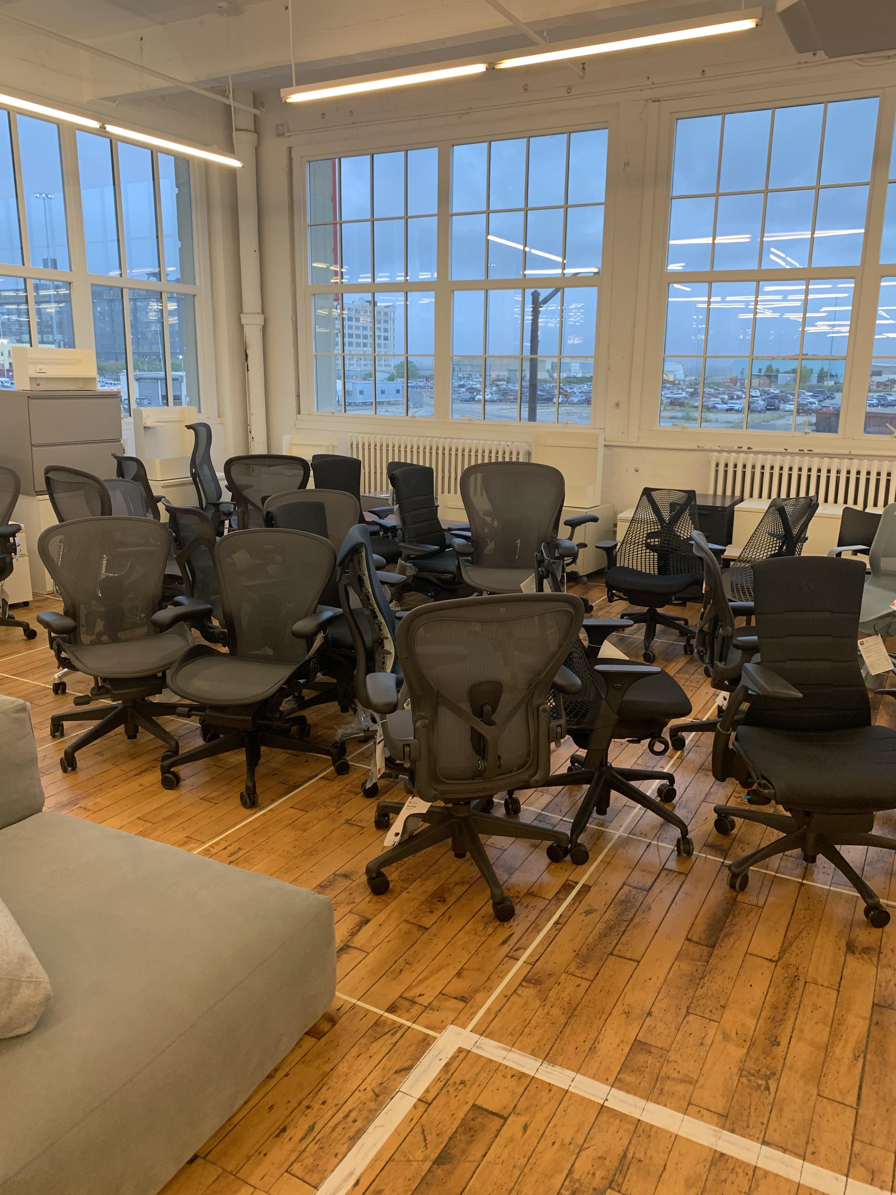 DWR Outlet (Brooklyn) has Aeron and Embody gaming chairs r/hermanmiller