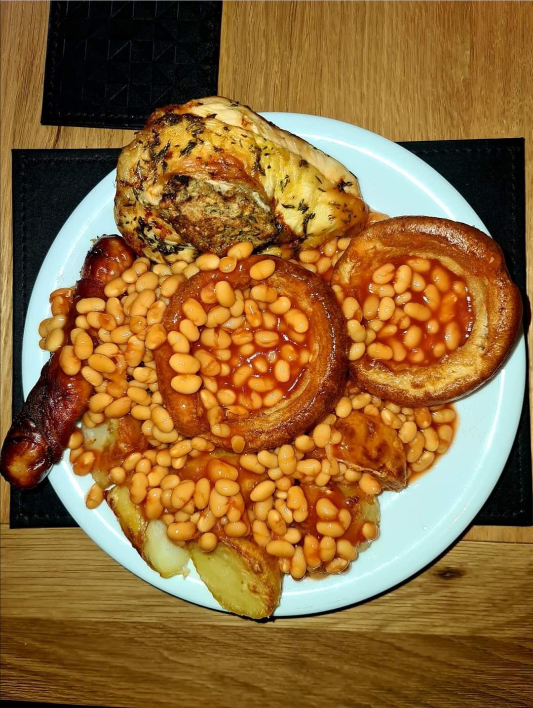 Possibly the worst "look at my roast dinner" I've ever seen. Anyone got