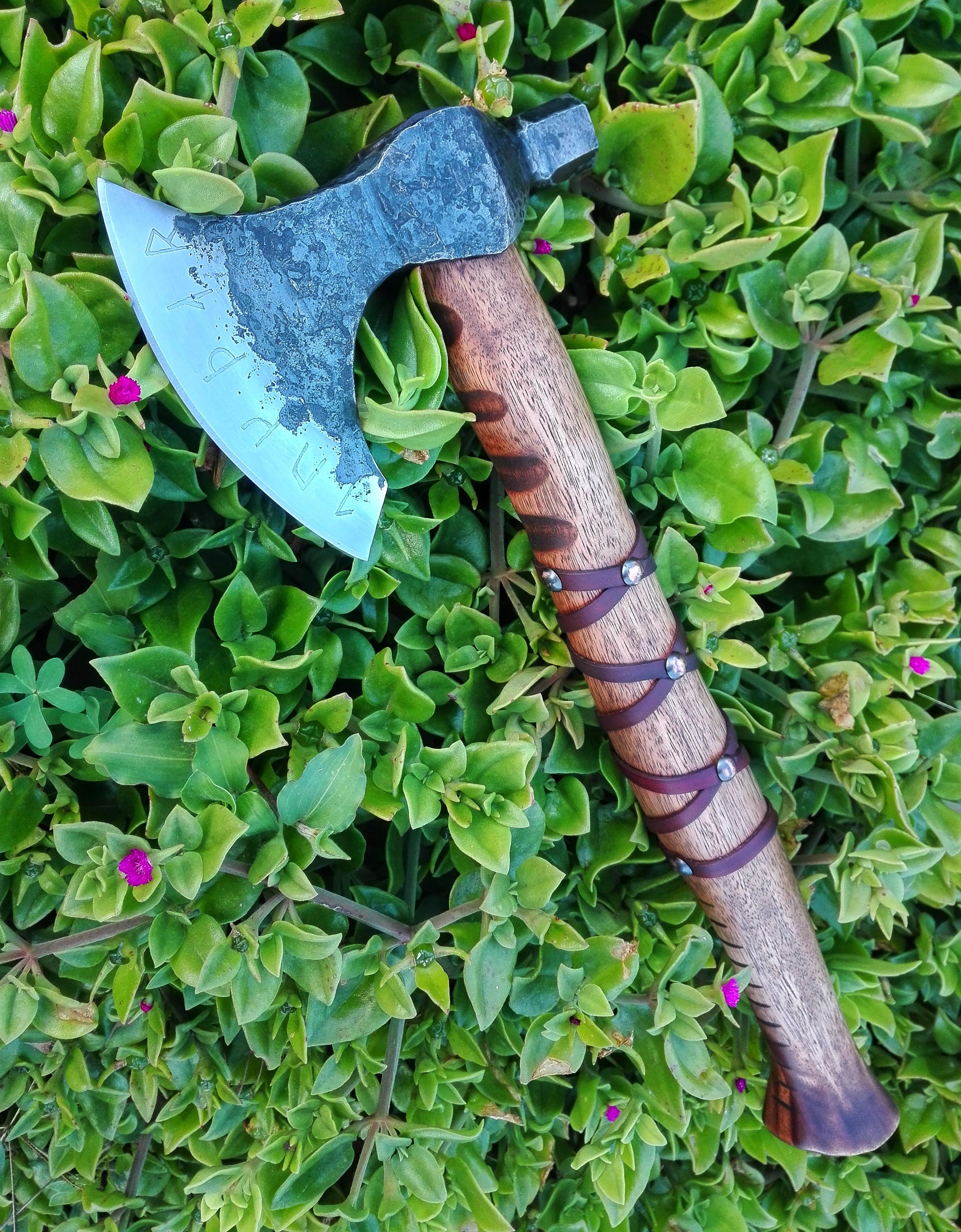 Hey all! Here's an axe I from a 900 gram ballpeen hammer. Thr