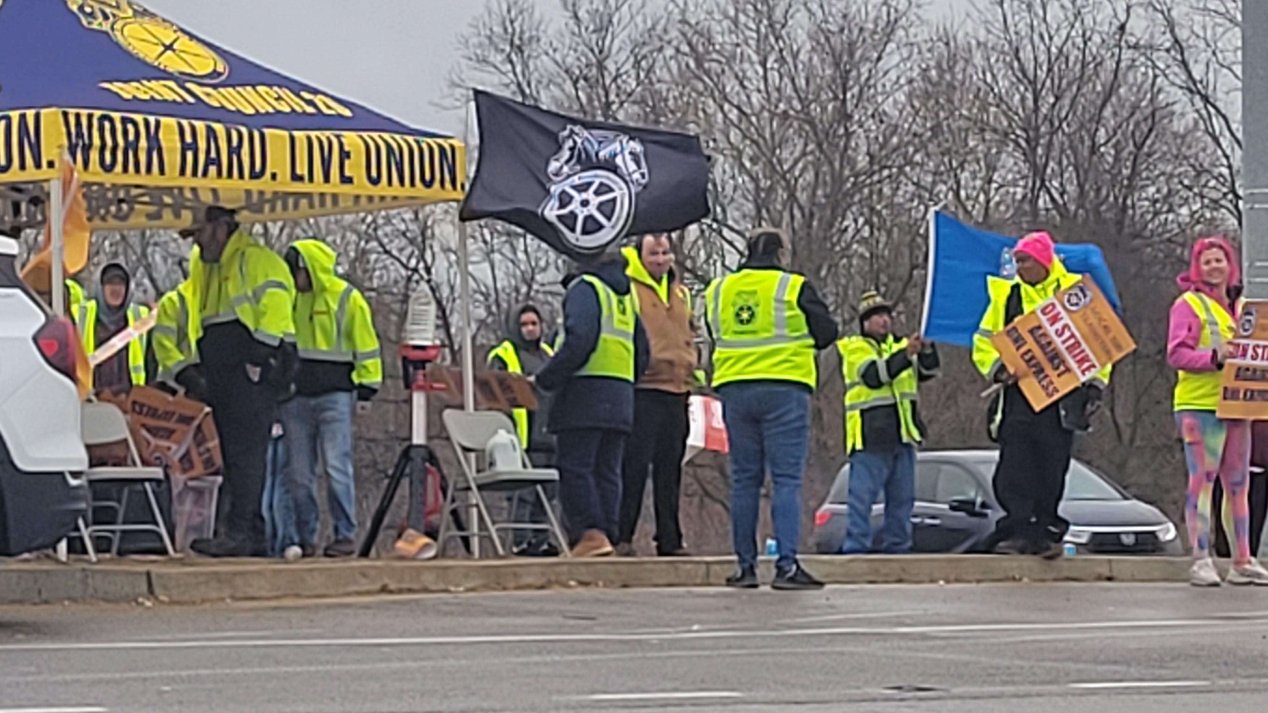 This is what organized action looks like. Amazon Strikers at KCVG
