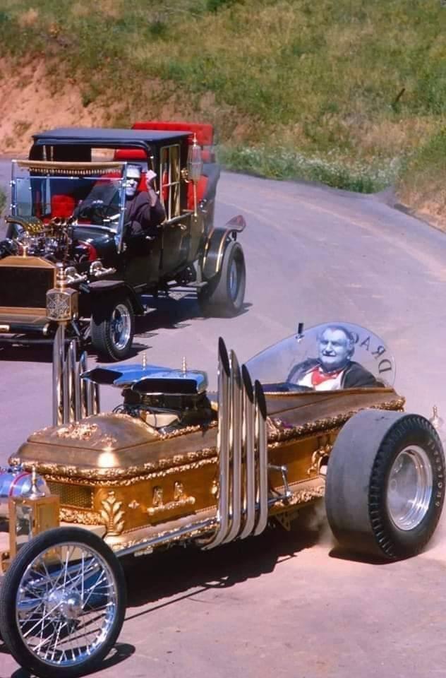 Dragula and The Munster Koach in "The Munsters" episode "Hot Rod