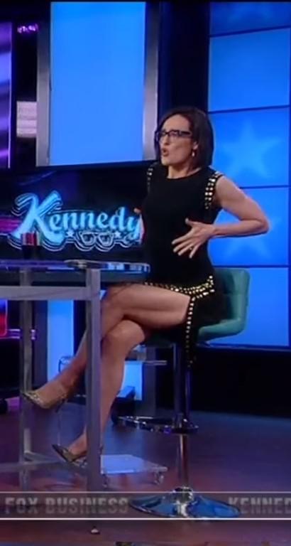 Lisa Kennedy Montgomery : crossedlegs