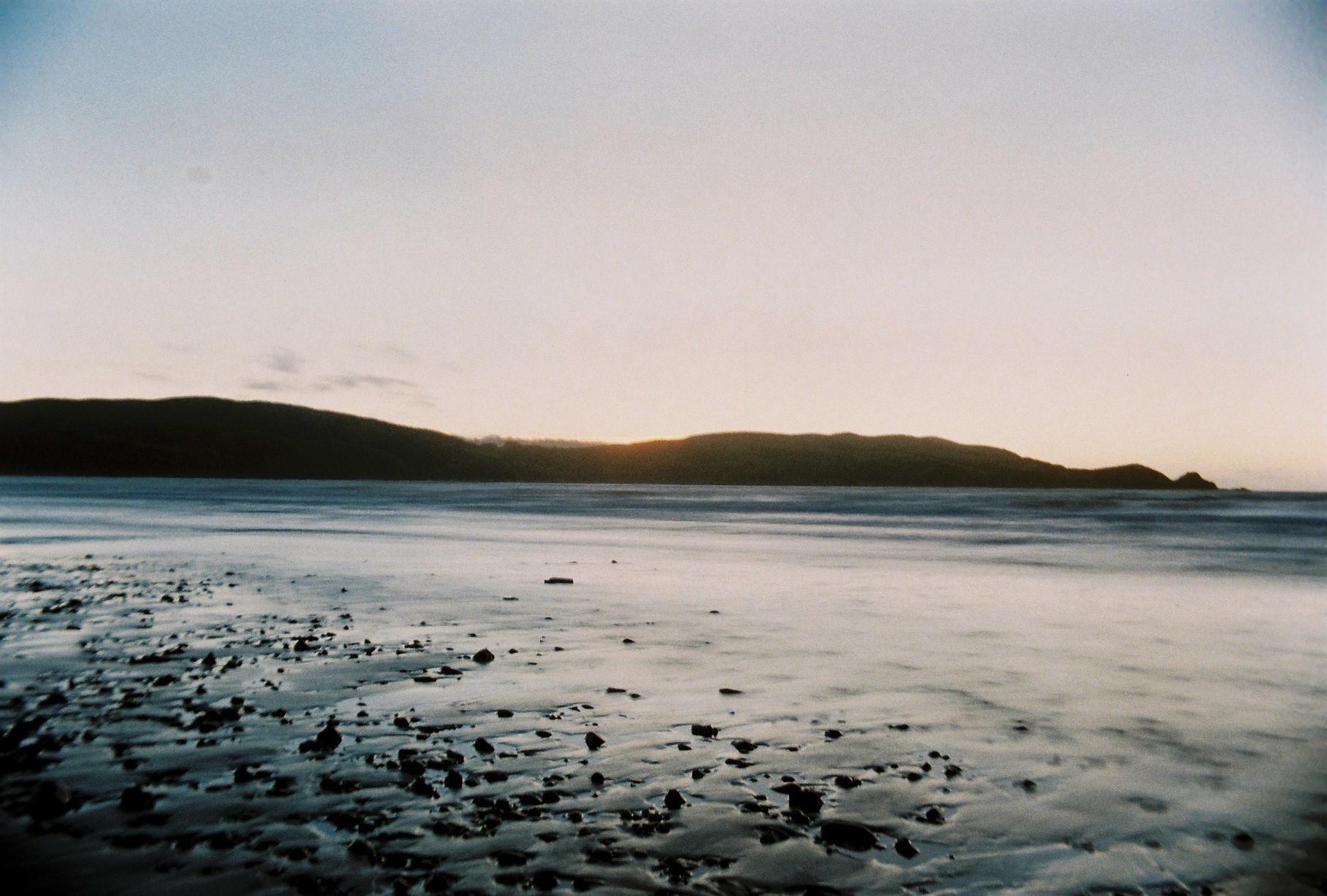 Plimmerton Beach, Wellington New Zealand (Spotmatic II, Soligor 28mm, Superia400) r