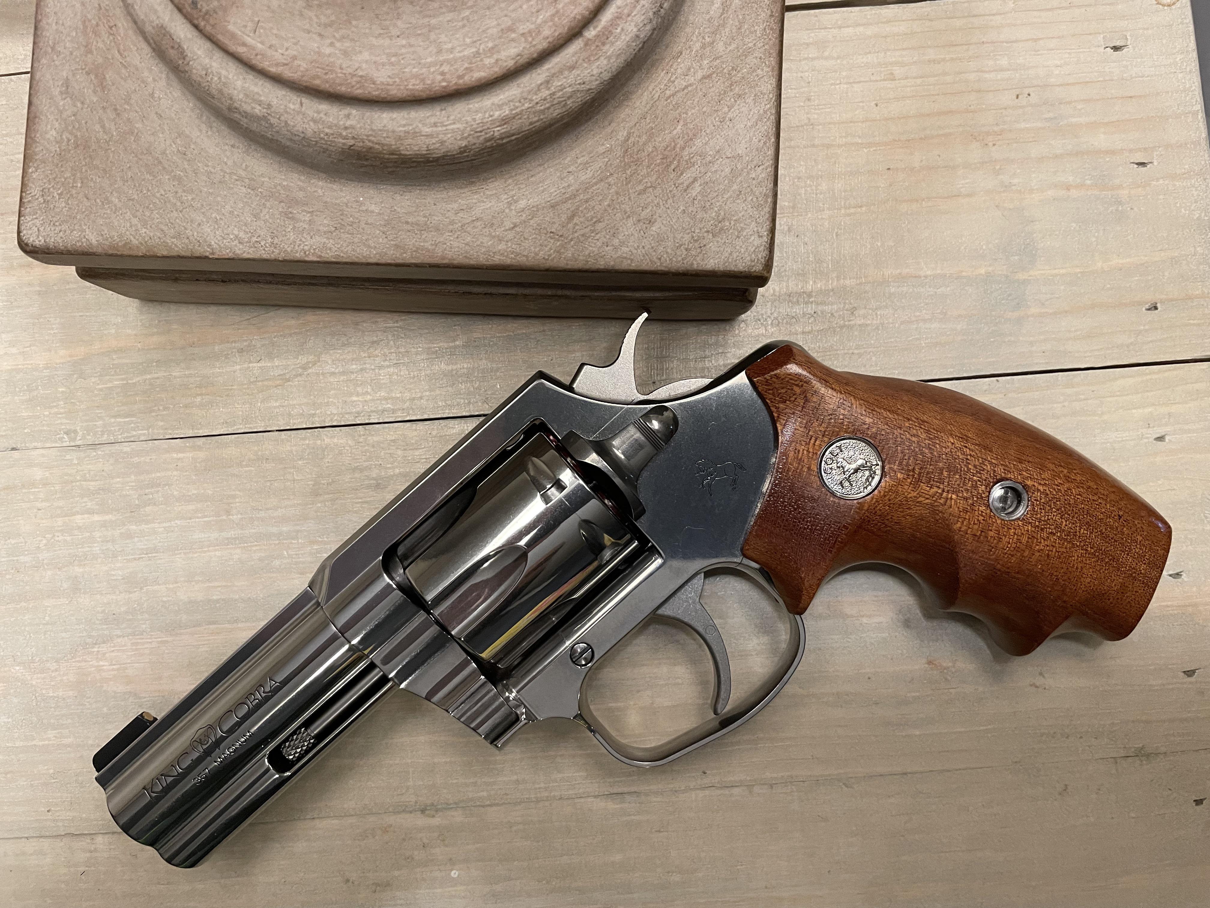 Badger grips for the newer colt cobras r/Revolvers