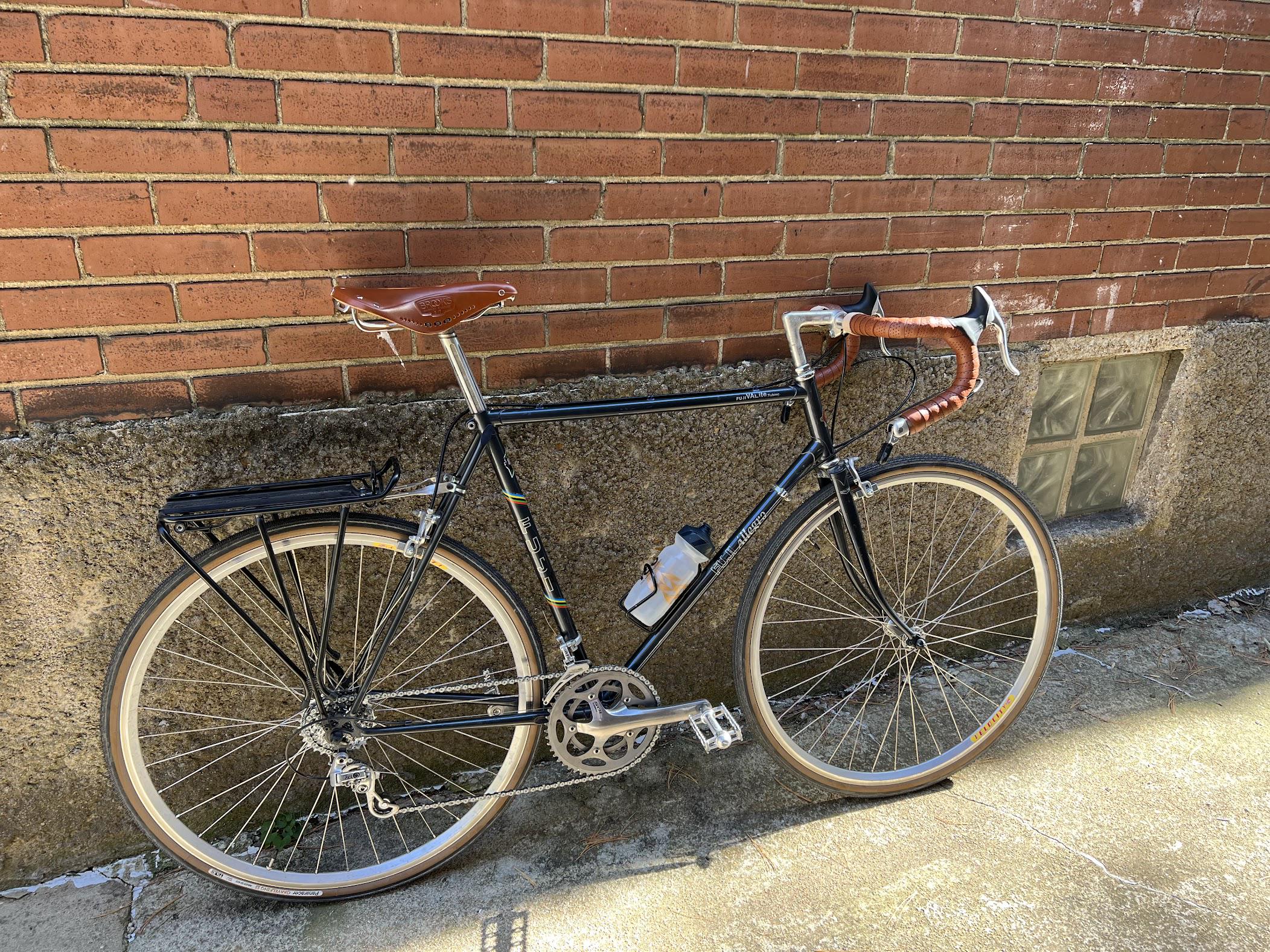 Credit card touring (light gravel) on vintage bike with 32mm clearance
