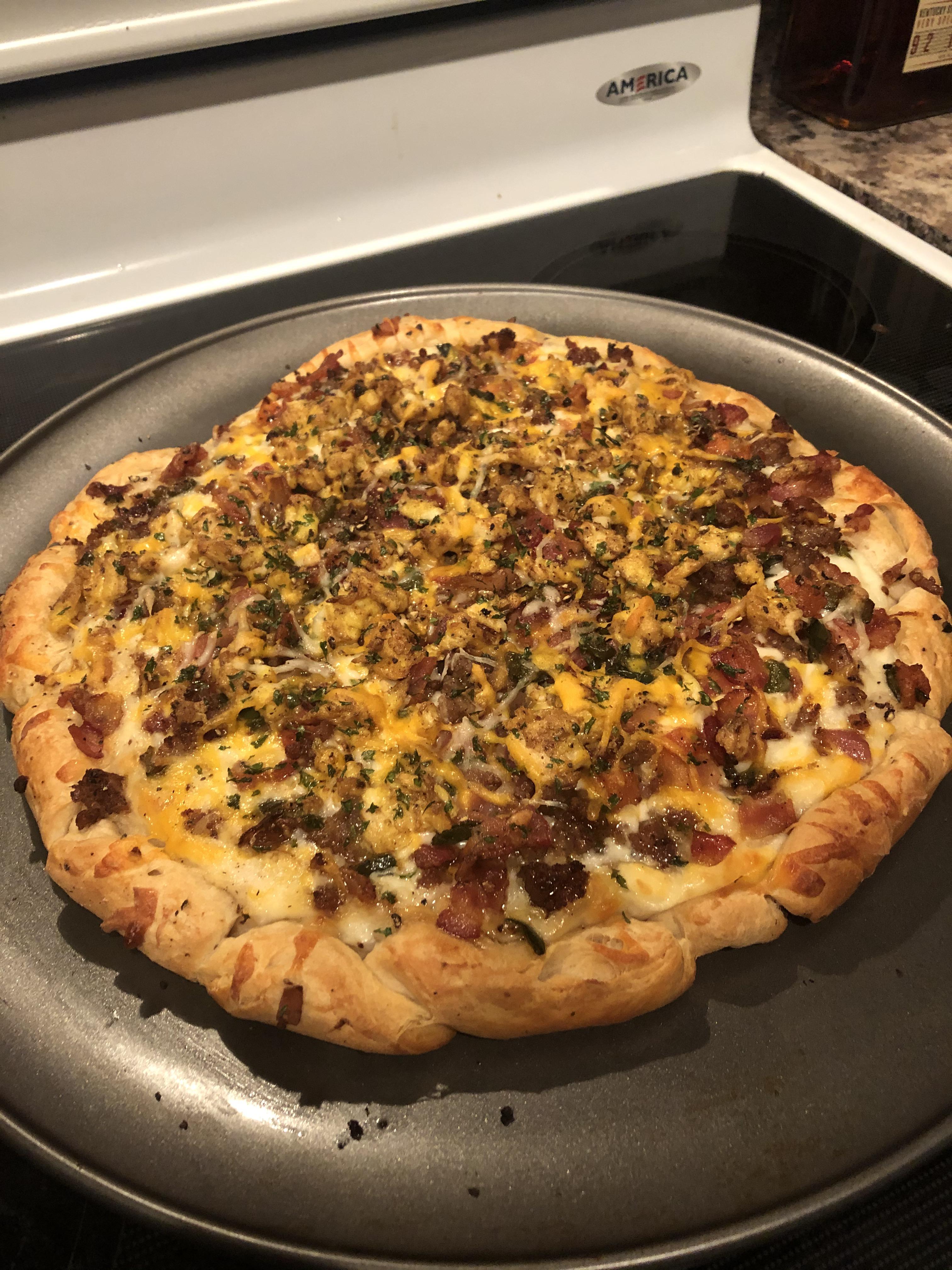 [Homemade] Country Style Breakfast Pizza! Buttermilk Biscuit Crust