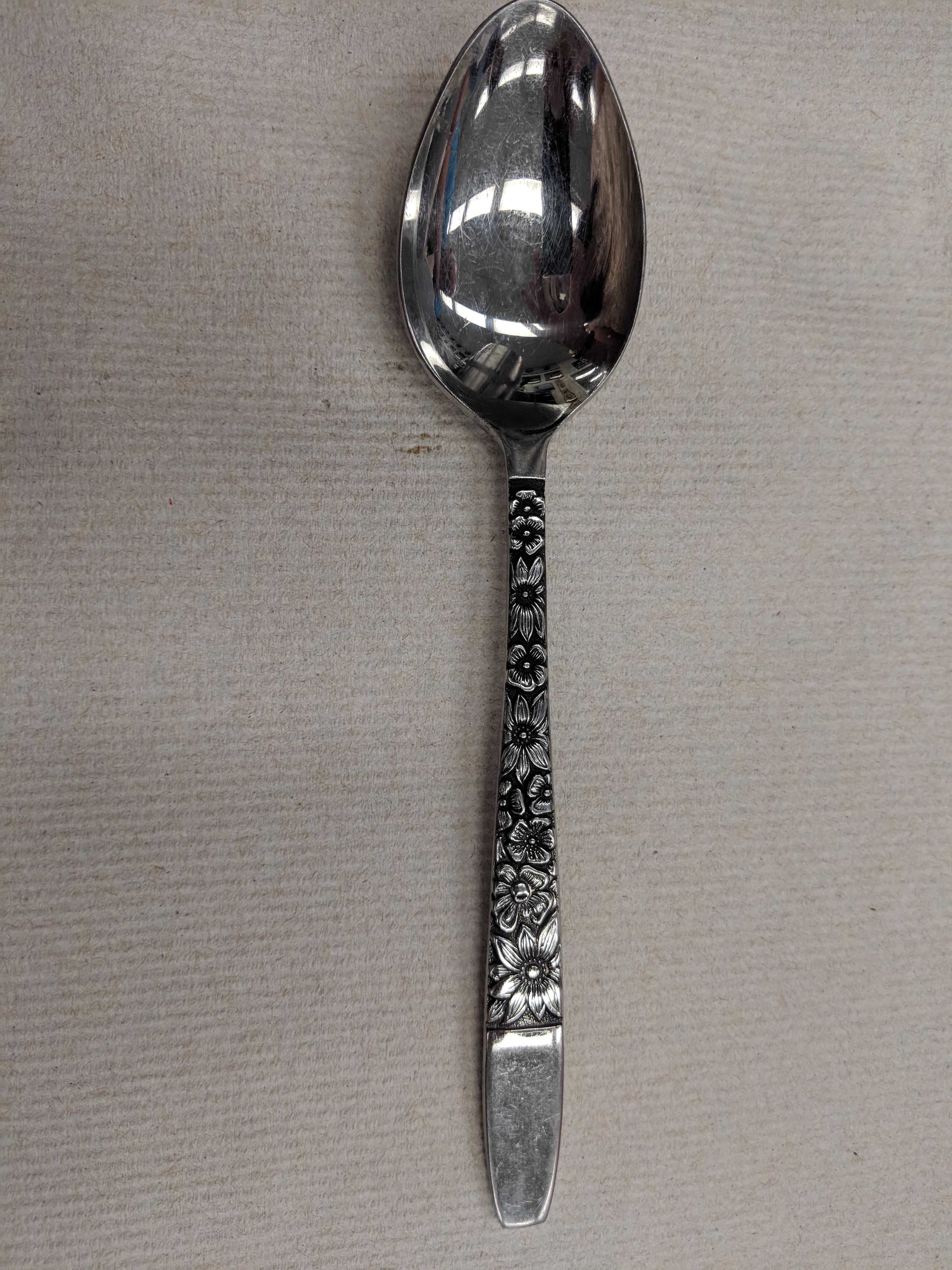 I need the brand of this silverware set, please! I bought at an estate