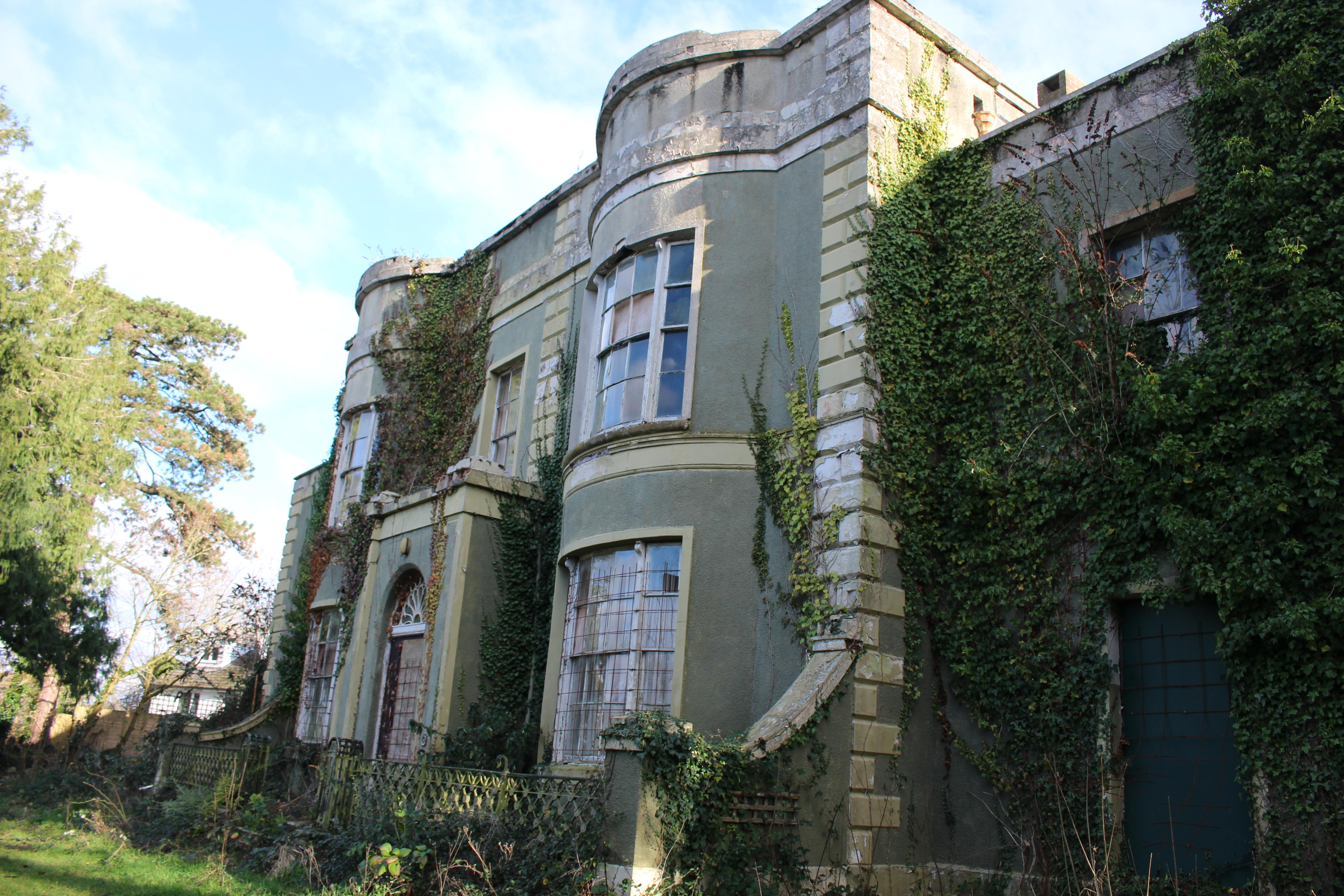 mountfield house has been stripped and sold r/DevonUK