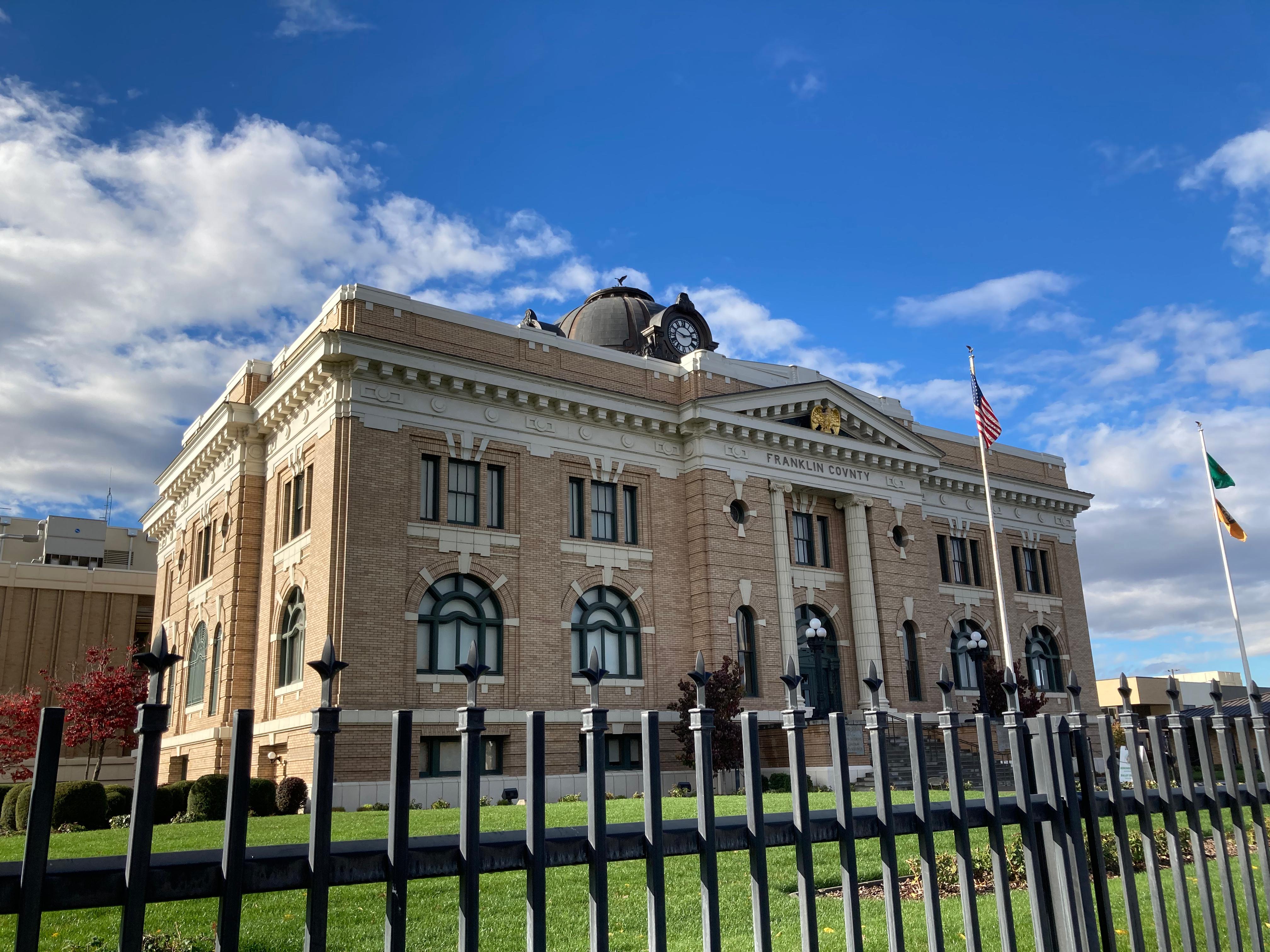 Franklin County Courthouse, Pasco, WA. Built 1912. r/CountyCourthouses