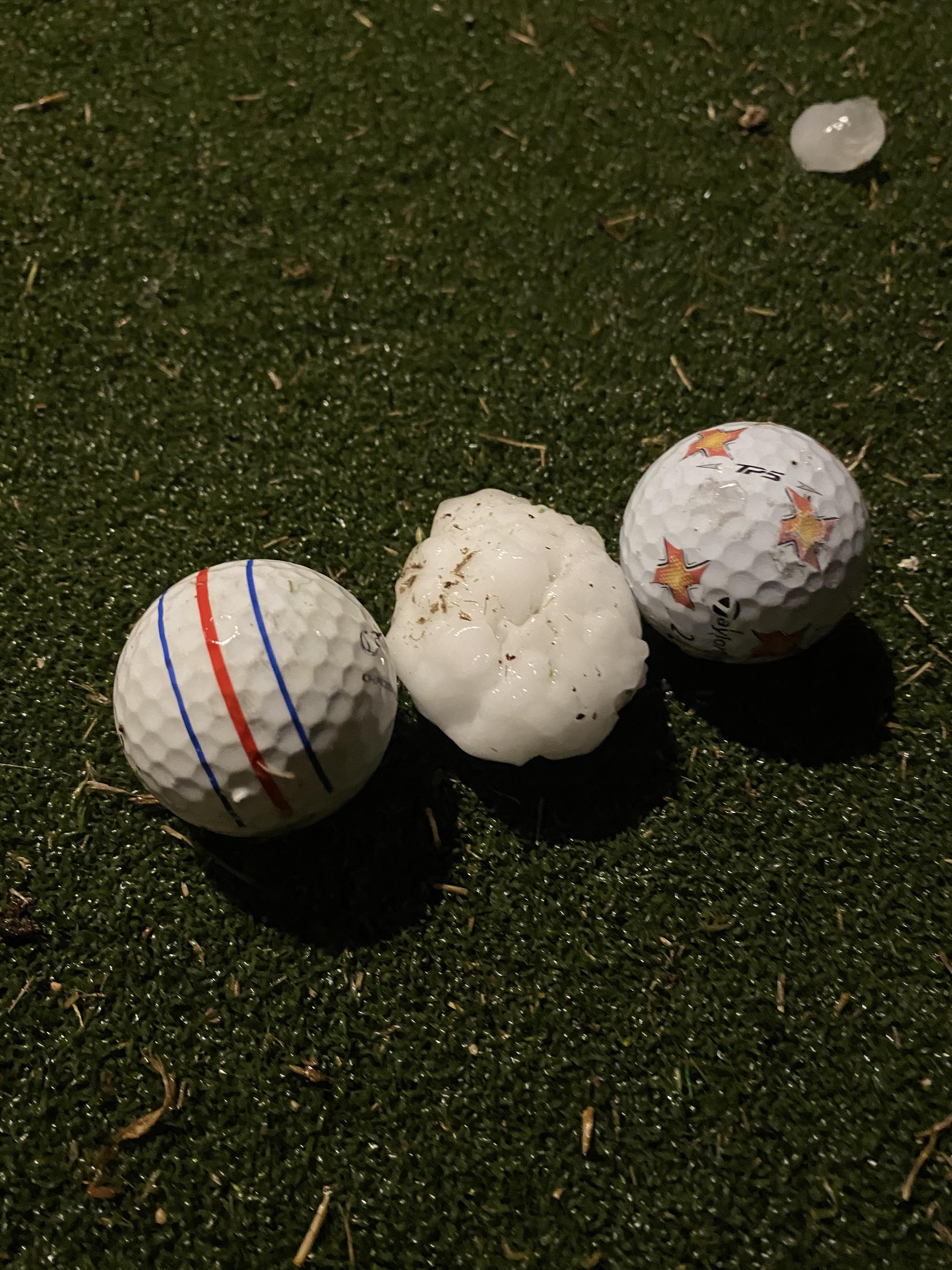 Golf ball sized hail in North Fort Worth about 5 minutes ago r/FortWorth