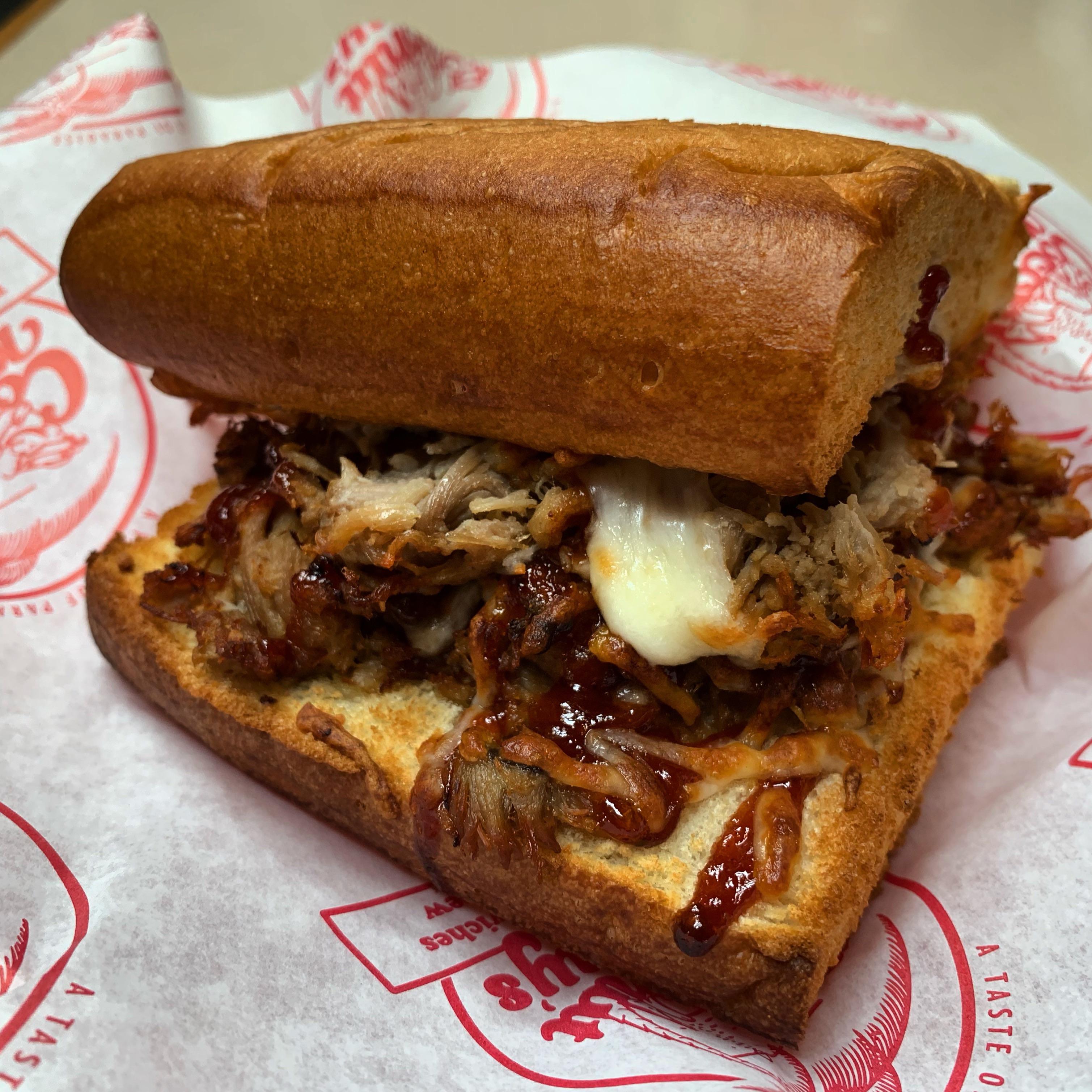 Bbq Kalua pork sandwich on toasted Hawaiian bread. r/eatsandwiches