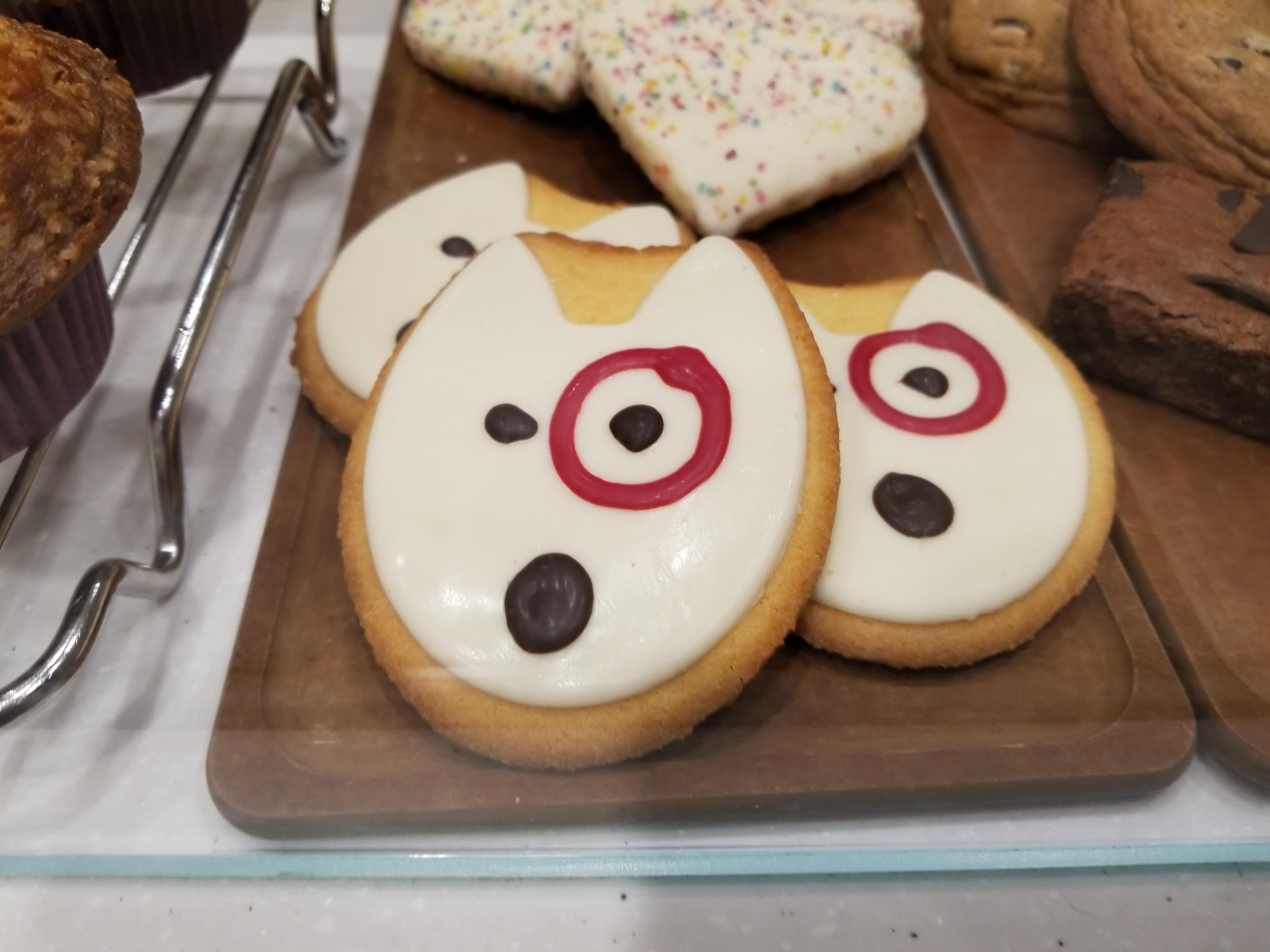 Our Starbucks has the cutest Bullseye cookies! r/Target
