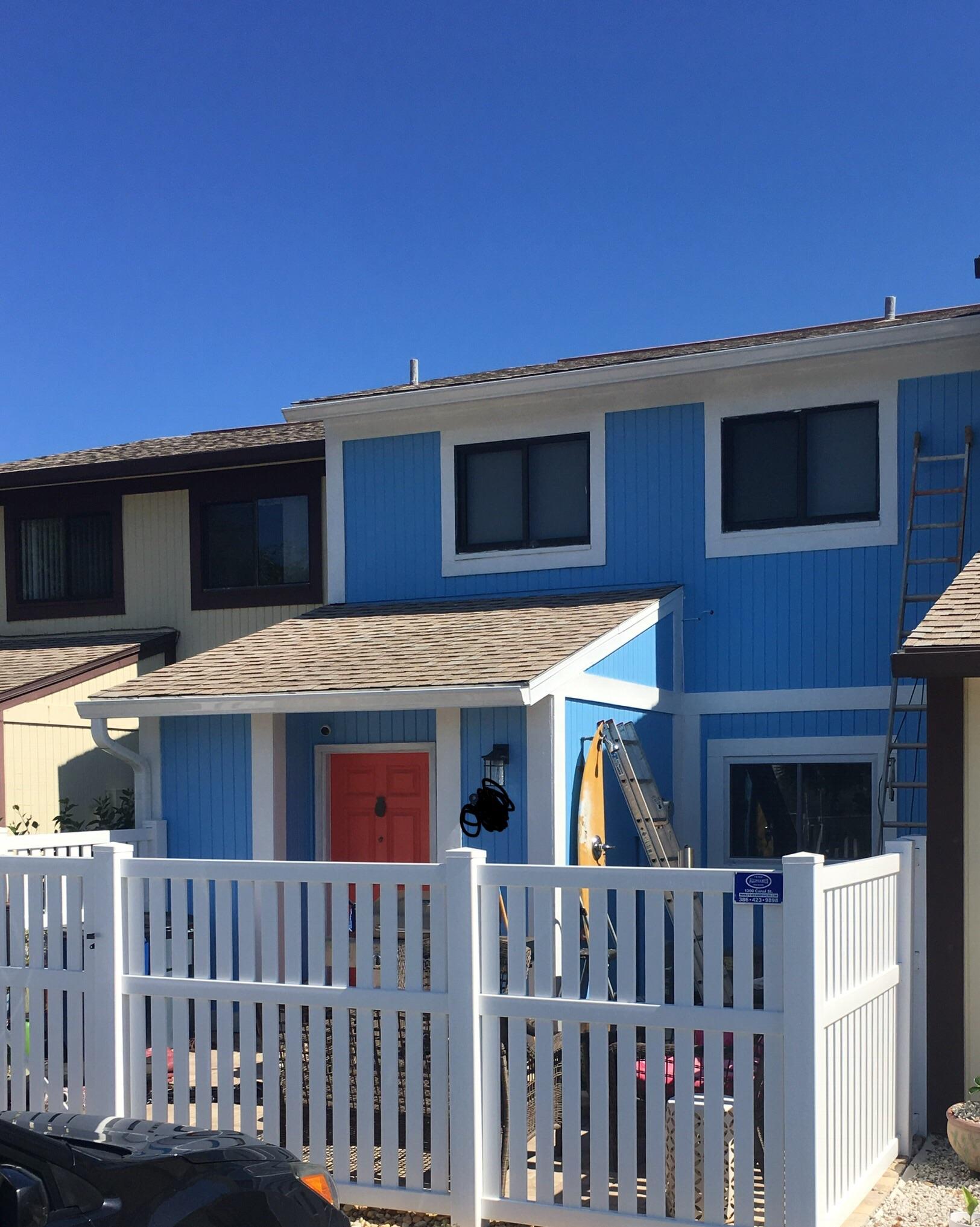 Almost perfectly sky blue paint r/mildlyinteresting