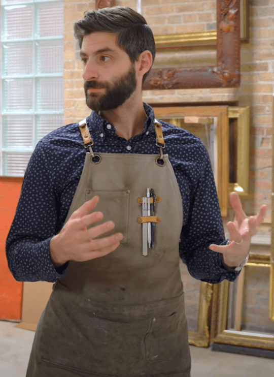 Can someone help me find this exact apron Baumgartner restoration wears ? I want to buy it r