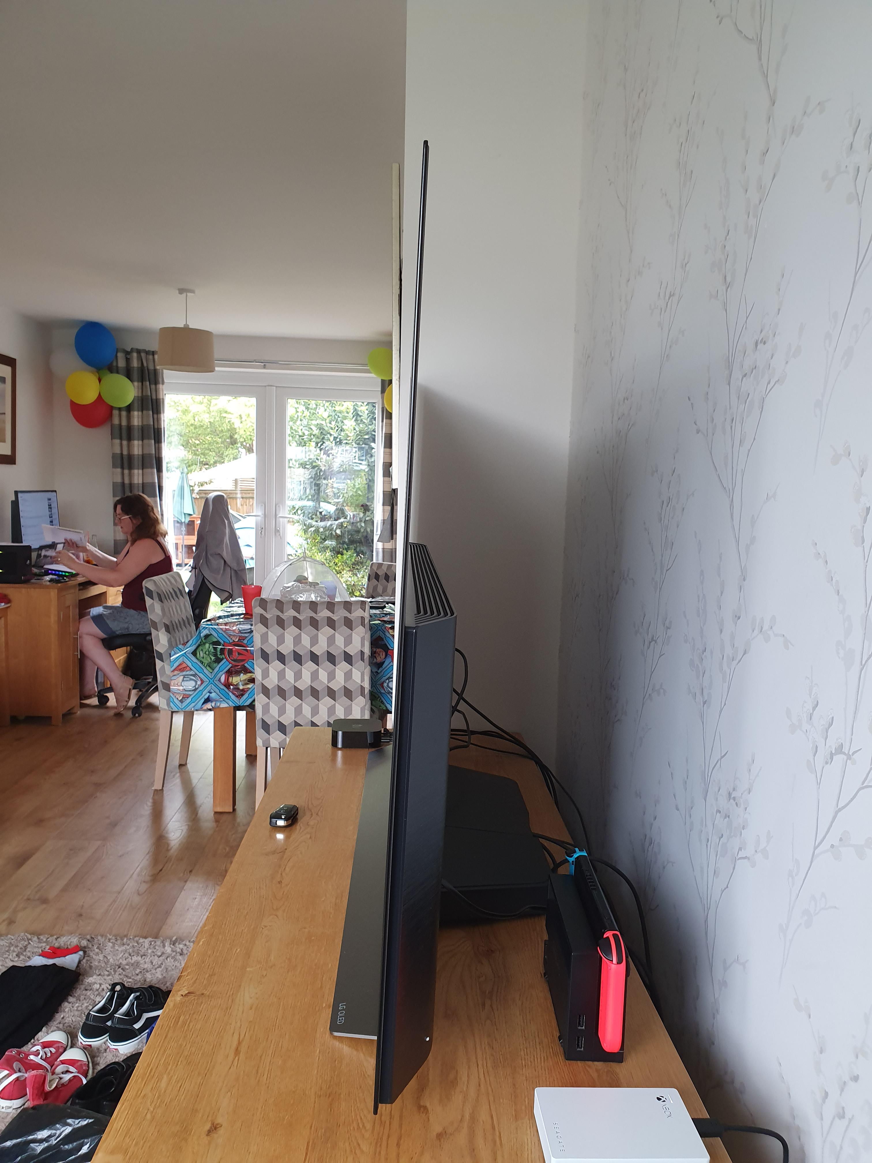 LG C9 leaning back on its stand! Normal? r/OLED