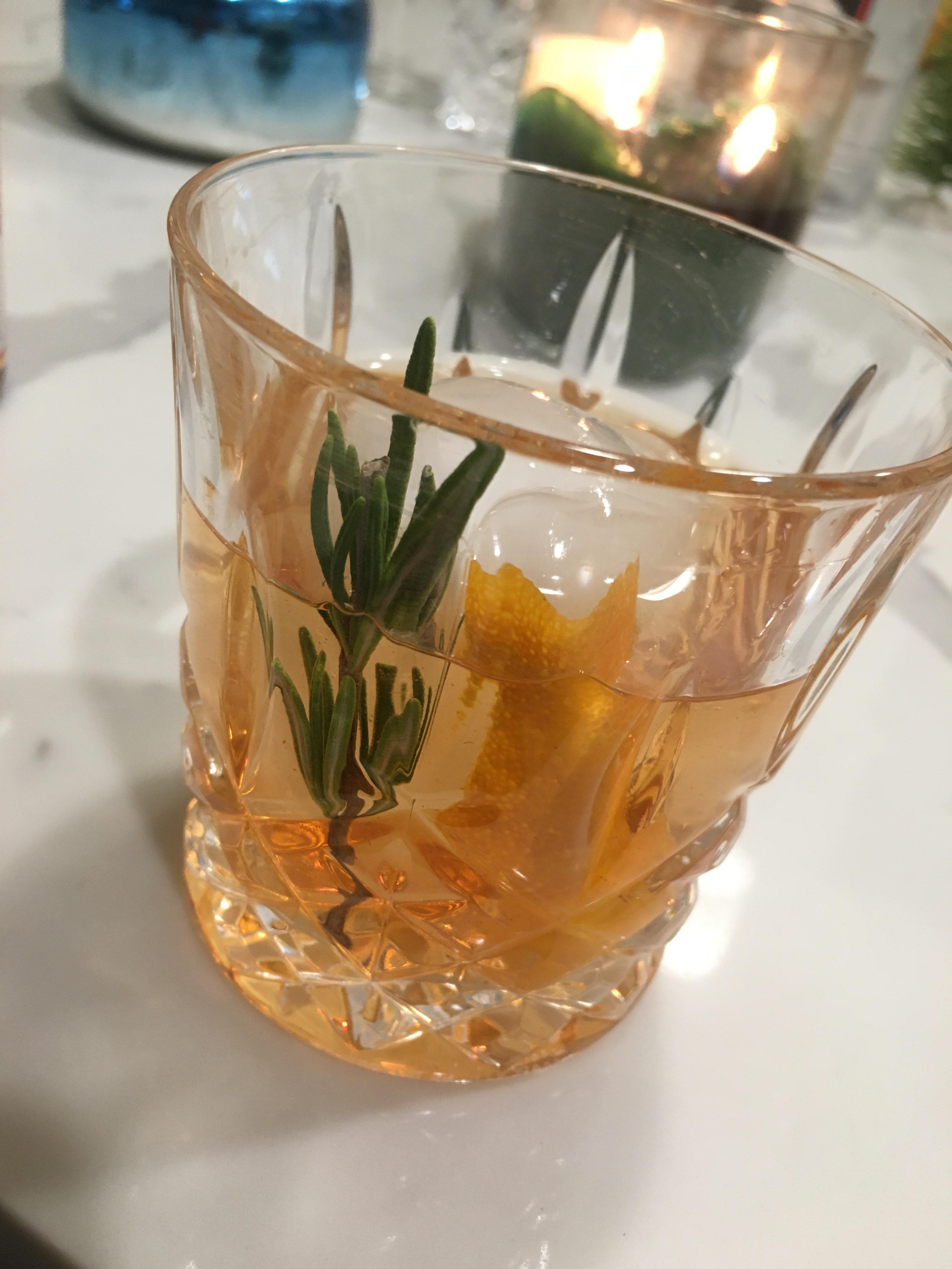 Holiday Gin Old Fashioned r/cocktails