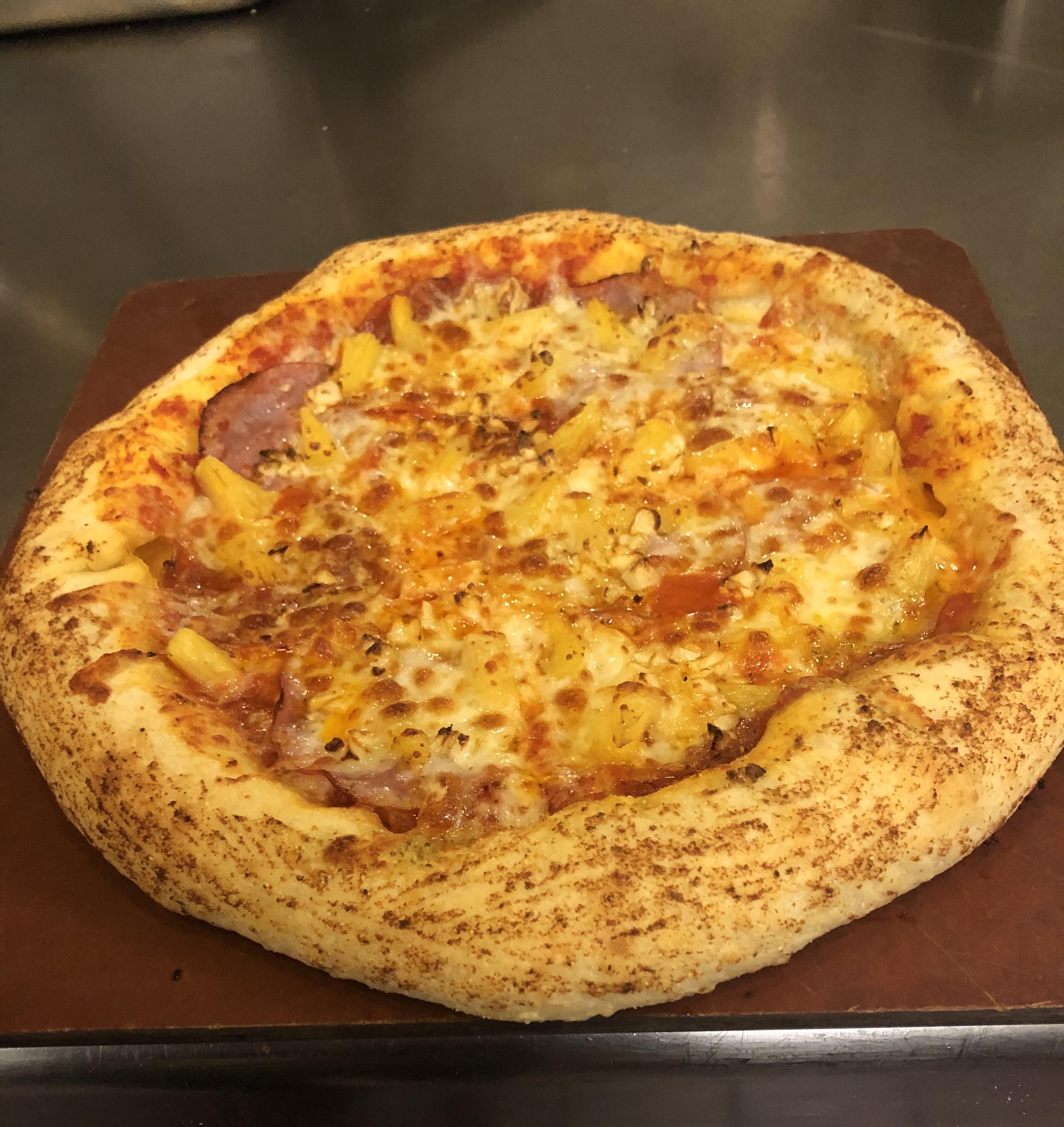 Stuffed crust Hawaiian style pizza r/Pizza
