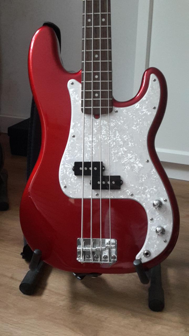 Got my Squier P Bass a new look by changing the black pickguard for a
