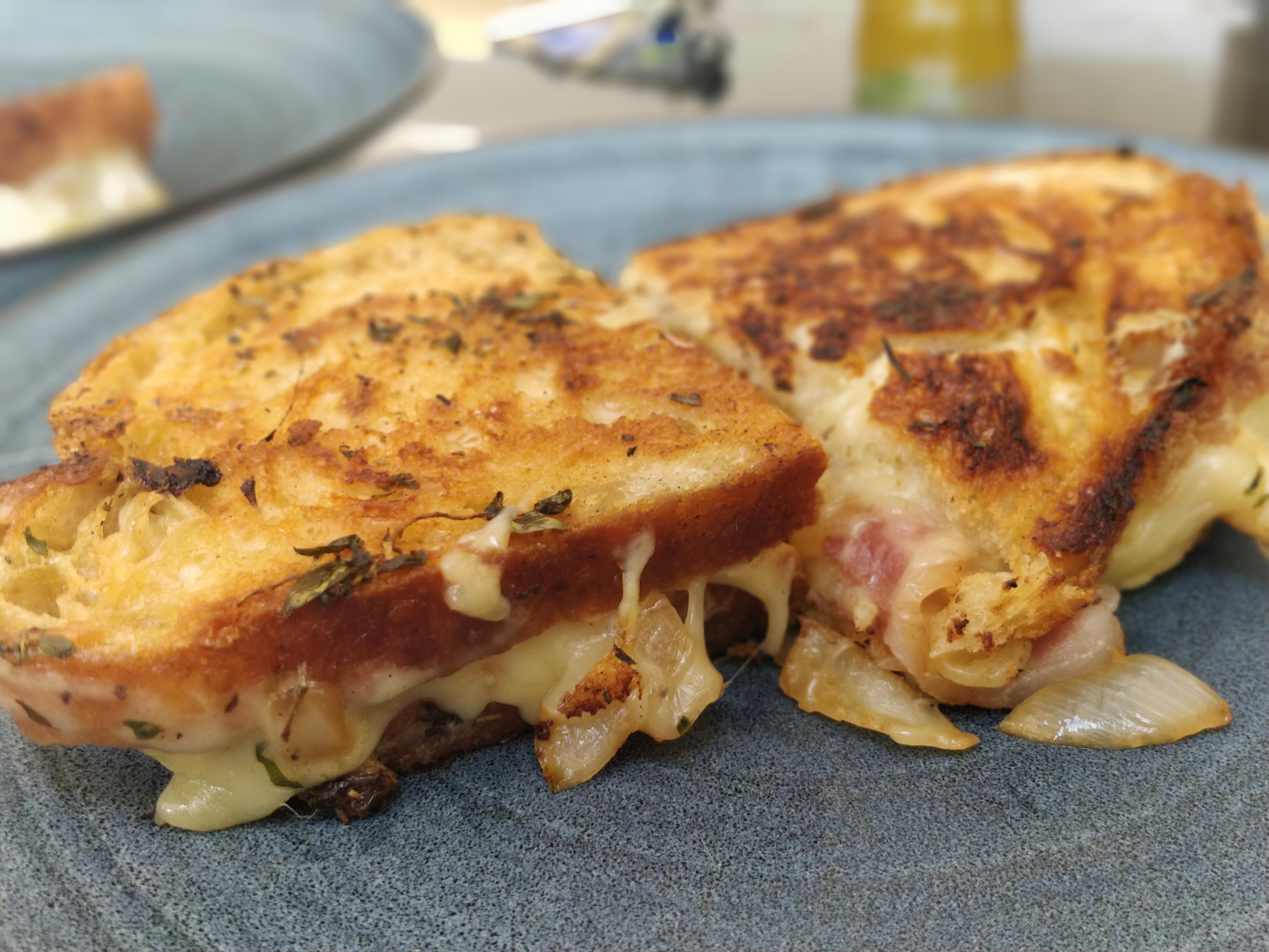 Sourdough bread, caramelized onions, bacon, cheddar & gouda. Best sandwich I've ever made r