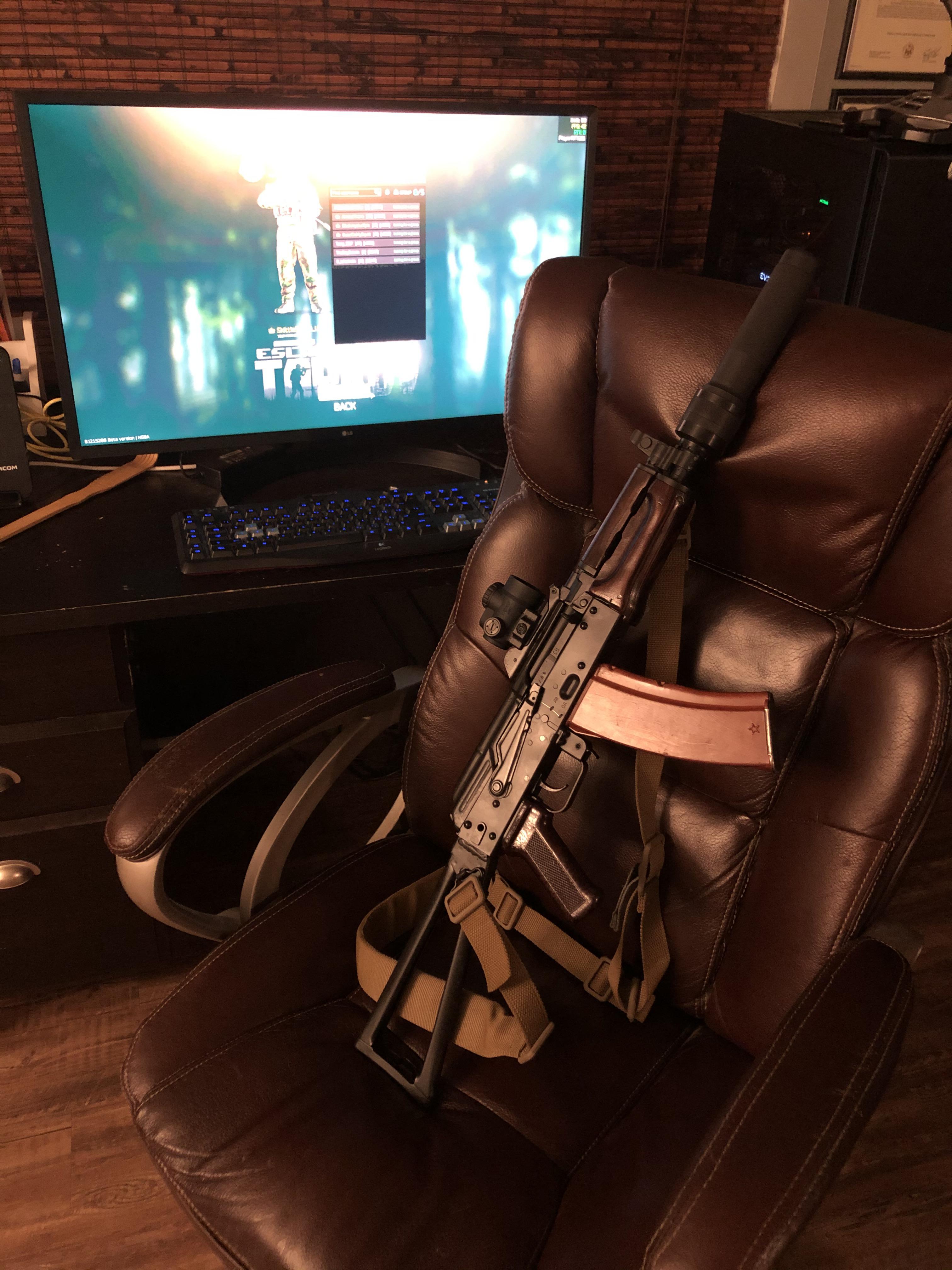 Tarkov and real life. r/EscapefromTarkov