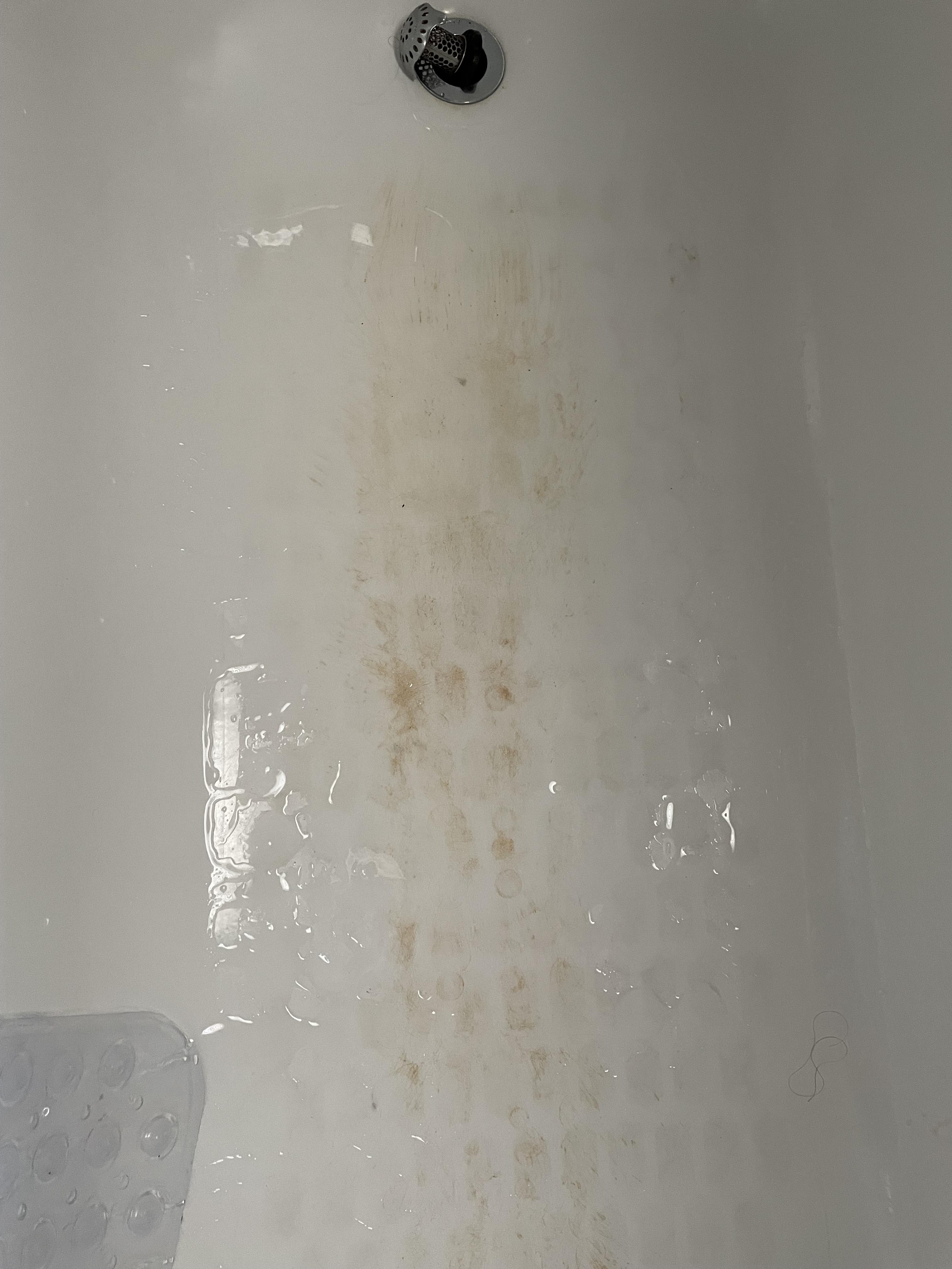 Metal enamel bathtub ant get rid of yellow streaks on the bottom