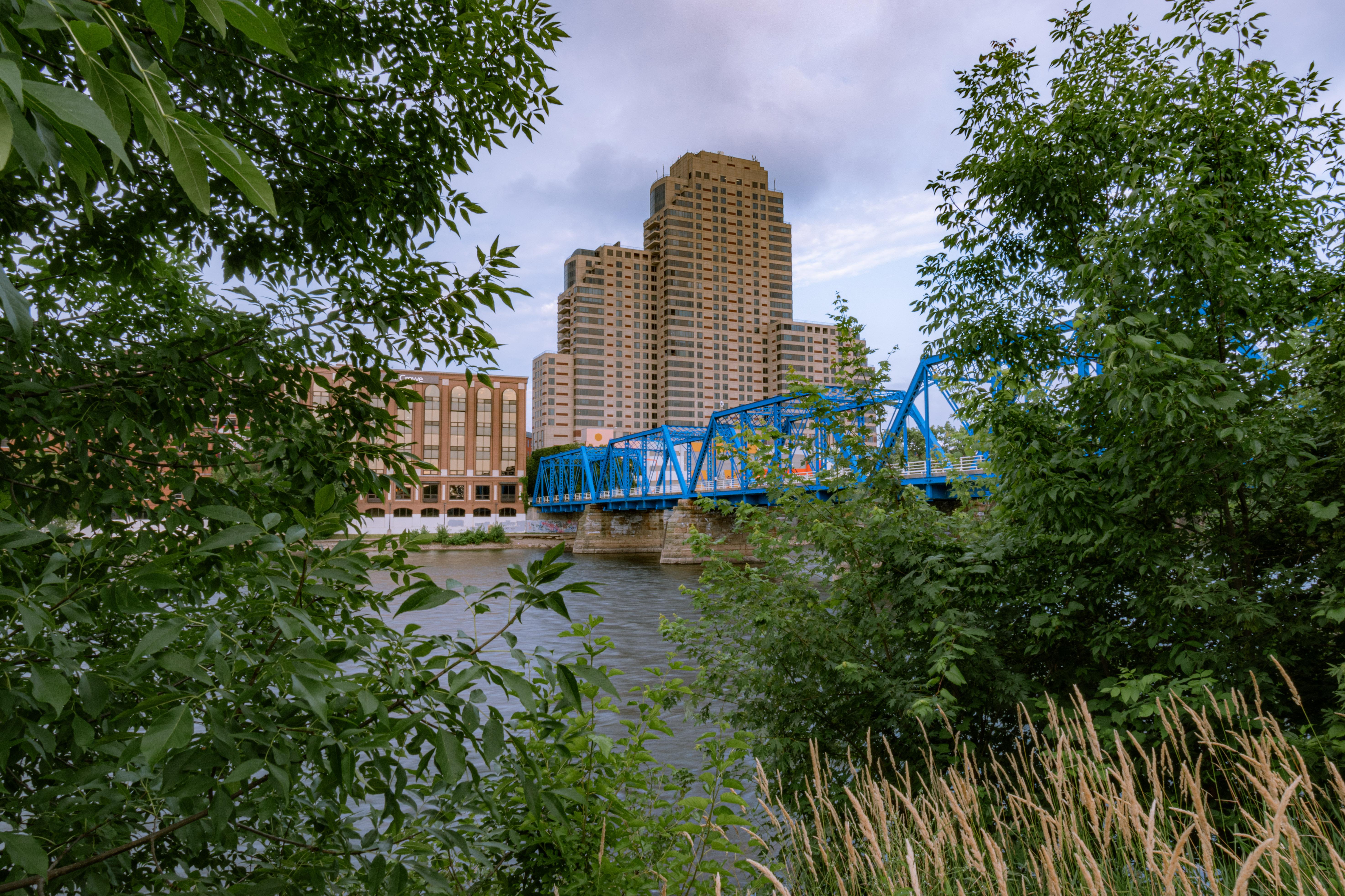 Here's my picture of the Blue Bridge in Grand Rapids r/Michigan