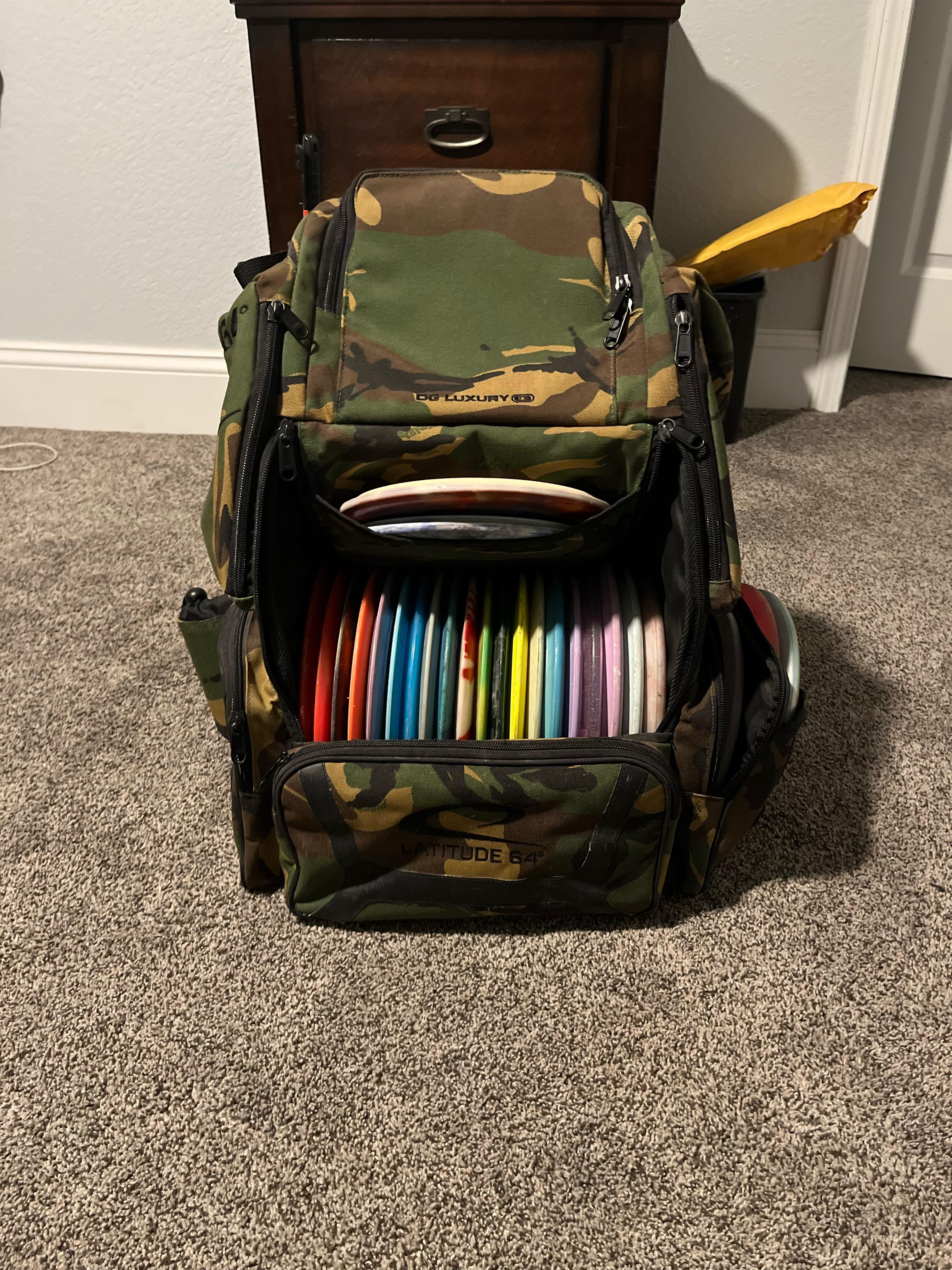 ISO used disc golf bag with top putter pocket willing to trade this bag
