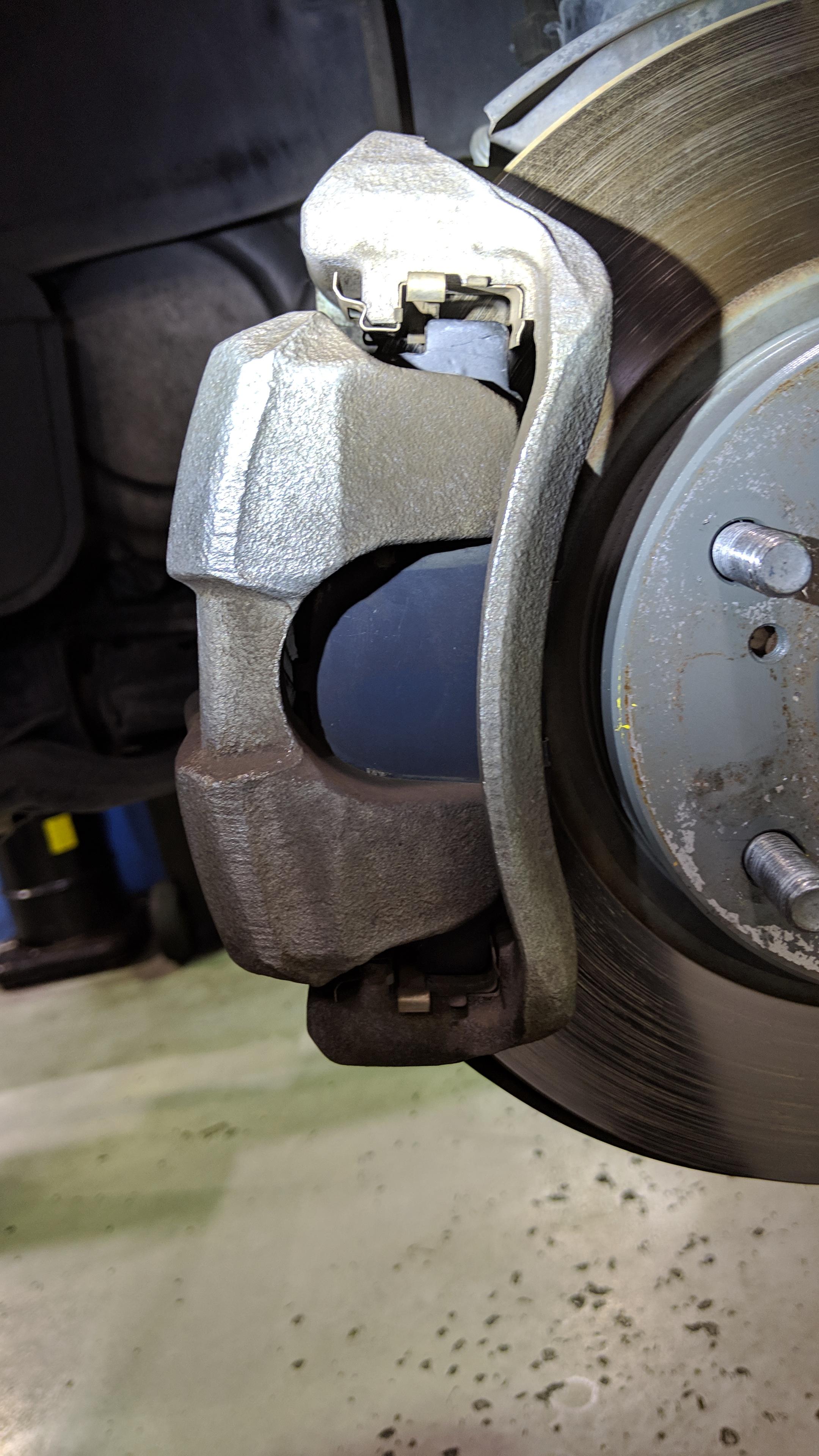 There's a "clunk" noise. : r/Justrolledintotheshop