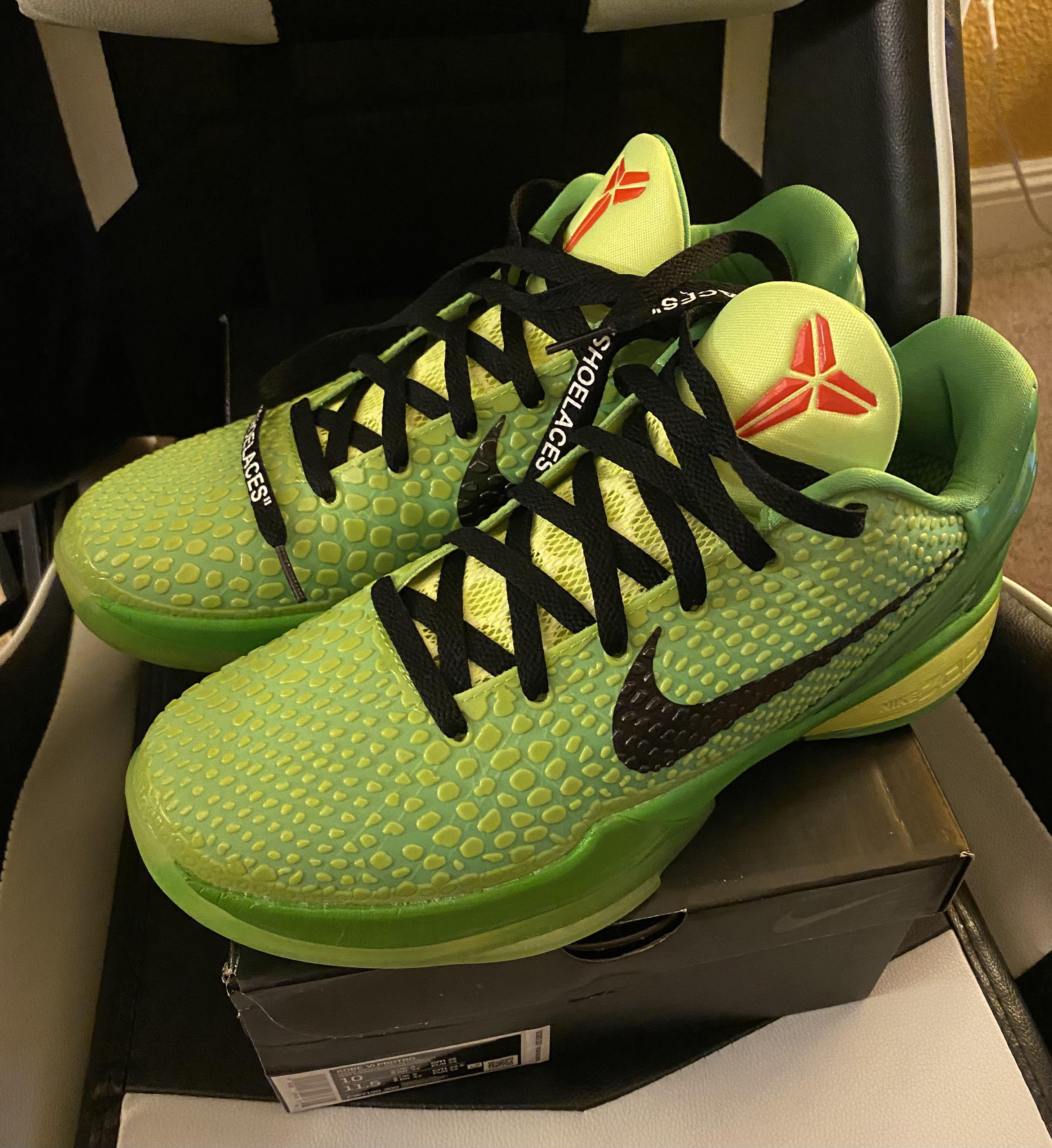 Thoughts on Kobe Grinches with black laces? r/KobeReps