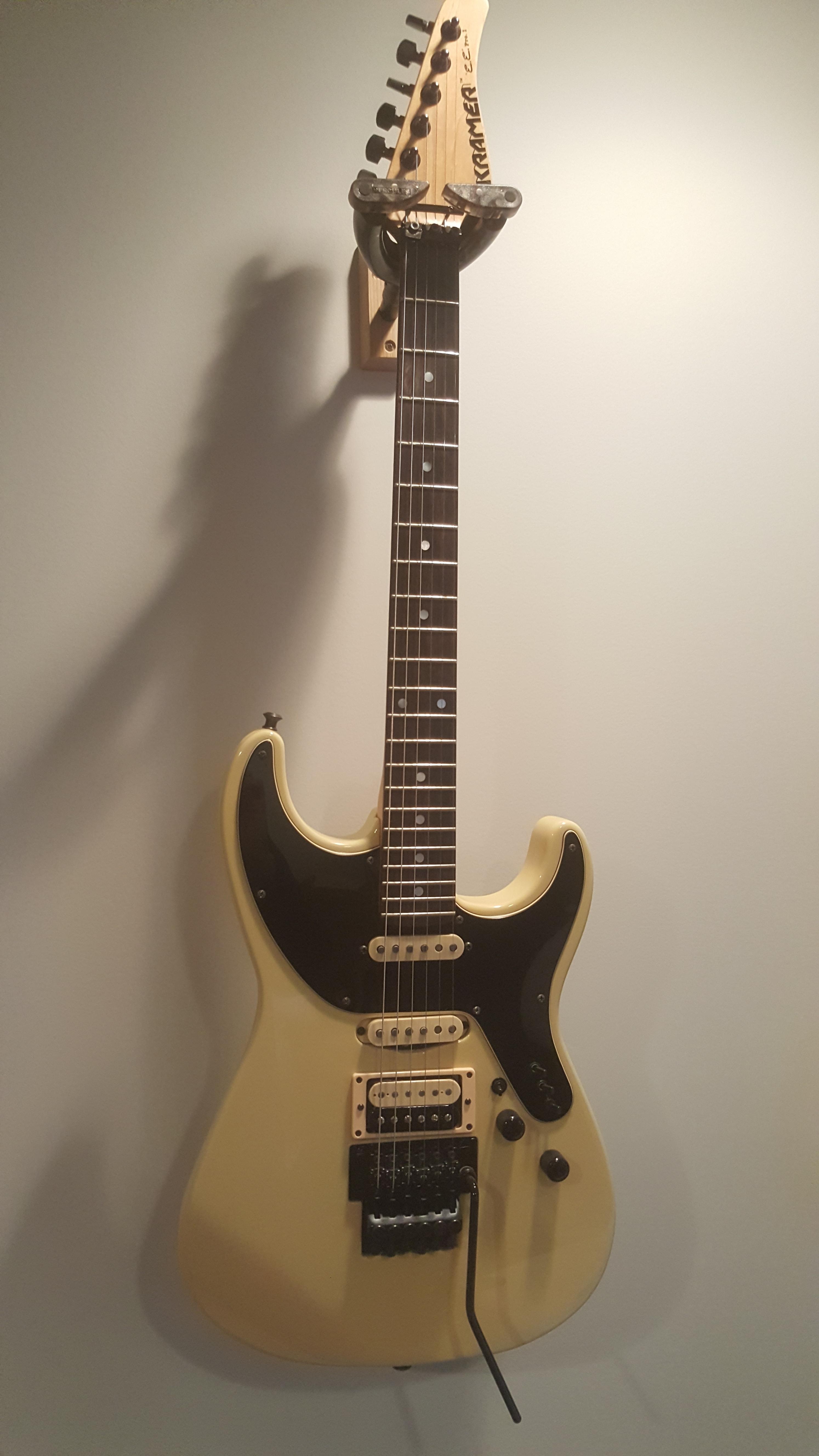 Kramer 1987 Elliot Easton. Such a versatile guitar. r/guitarporn