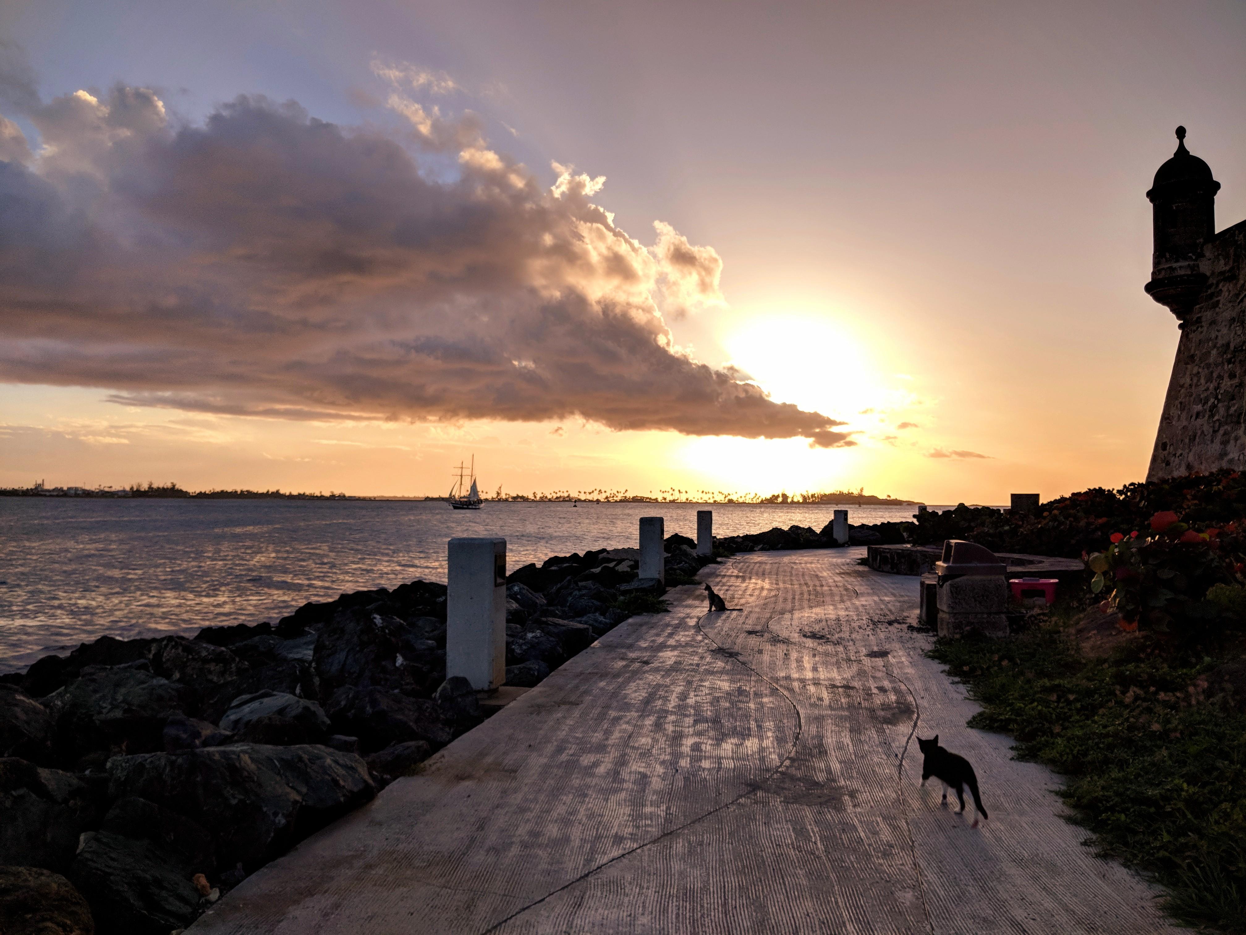 Sunset near the fort in Puerto Rico r/pics