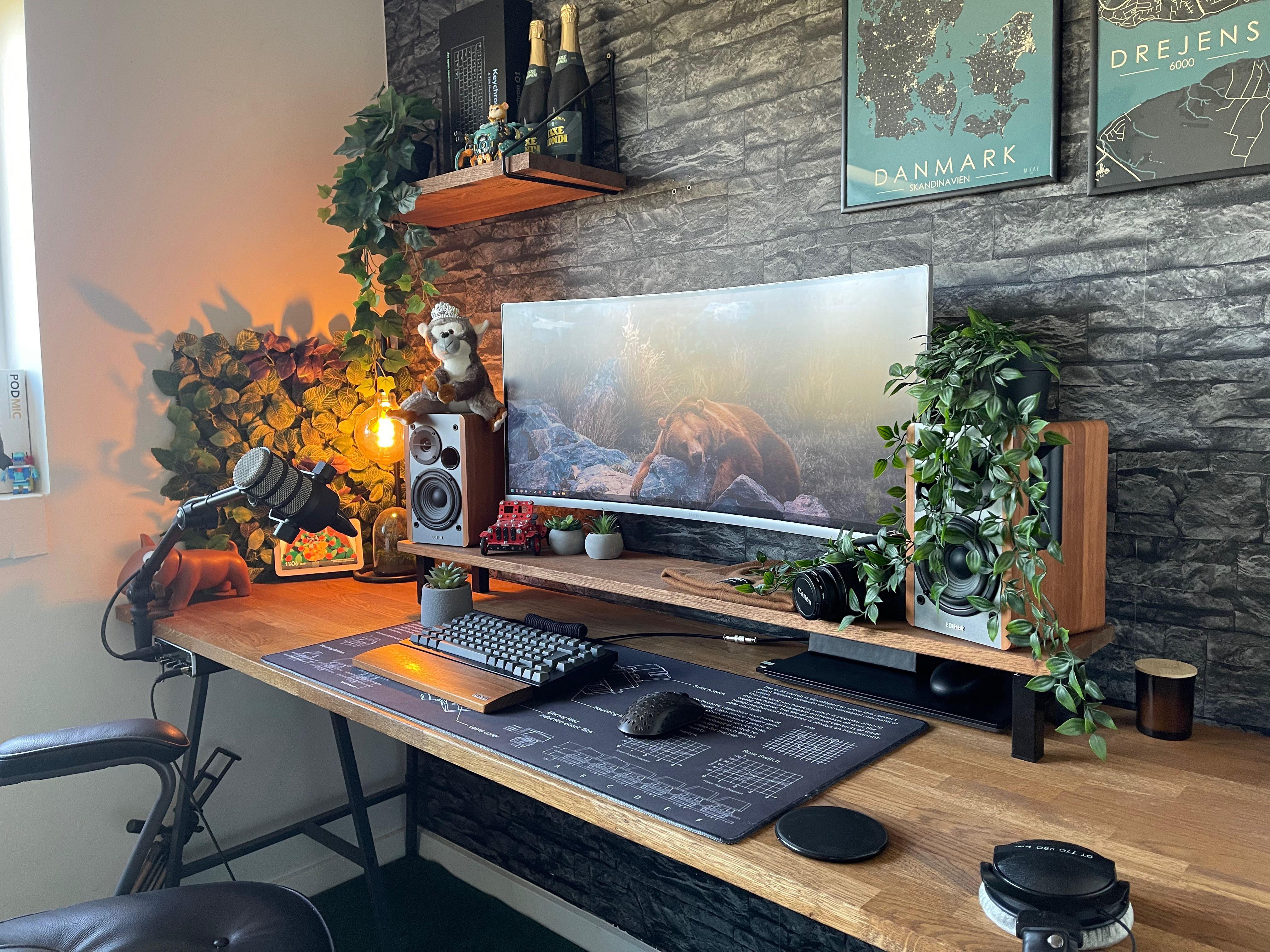 My nature themed setup r/pcmasterrace