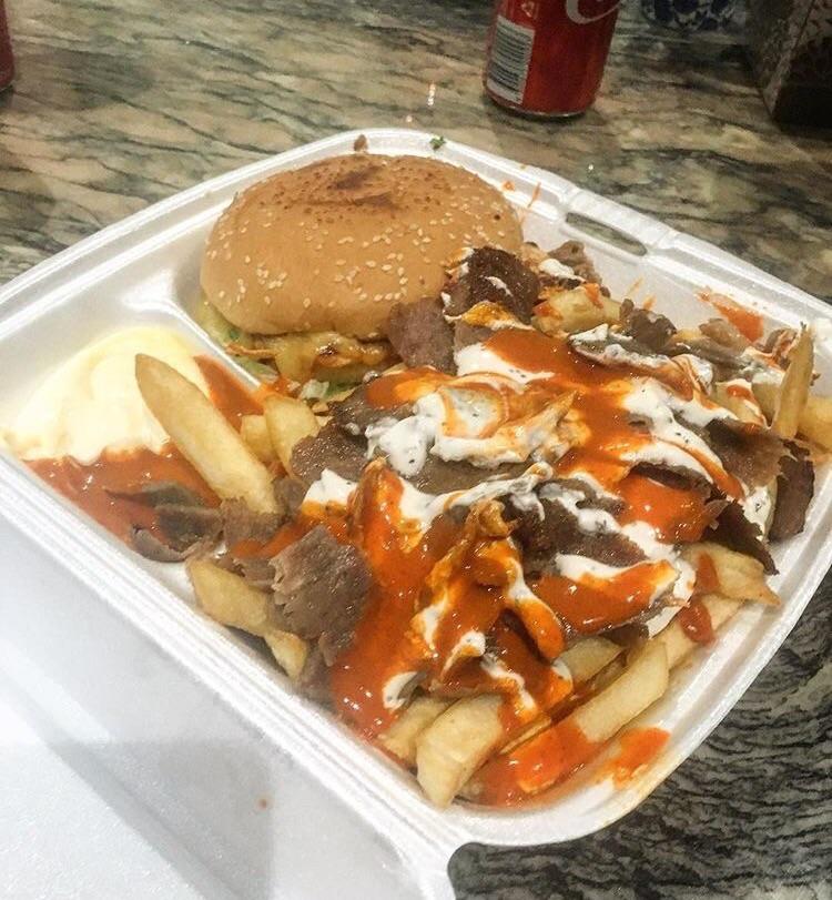 [I ATE] Grilled Chicken Burger w/ Mixed Doner Kebab Meat on Chips. r/food