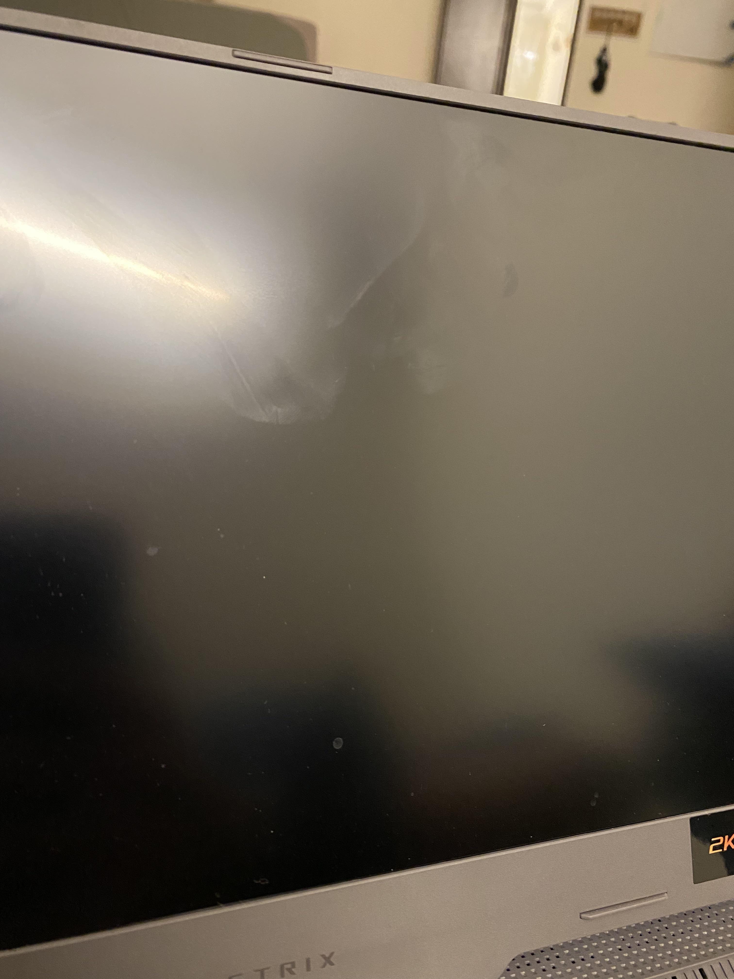 How to clean handmarks on laptop screen ? r/GamingLaptops