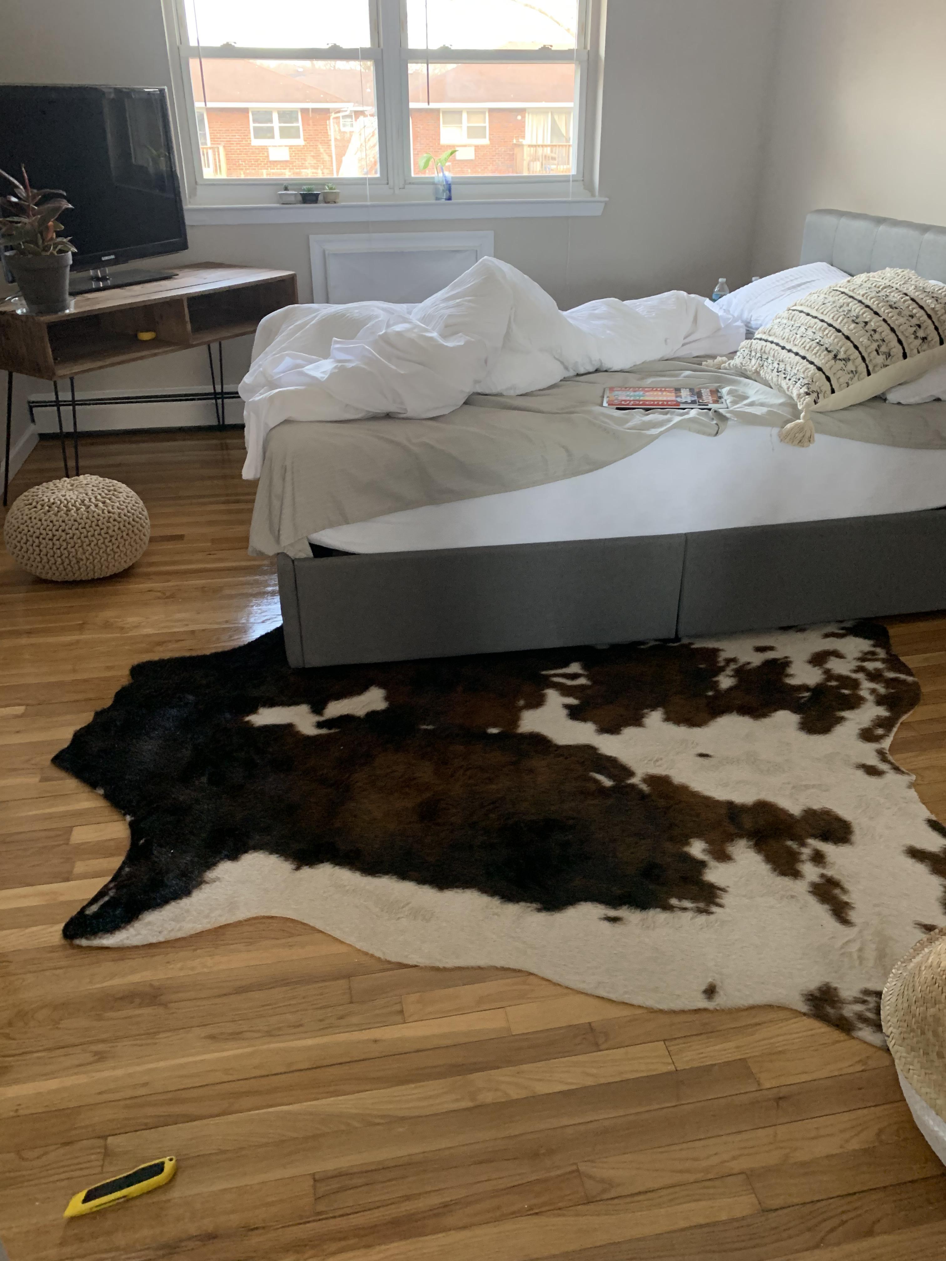 How would you lay this rug?? r/malelivingspace