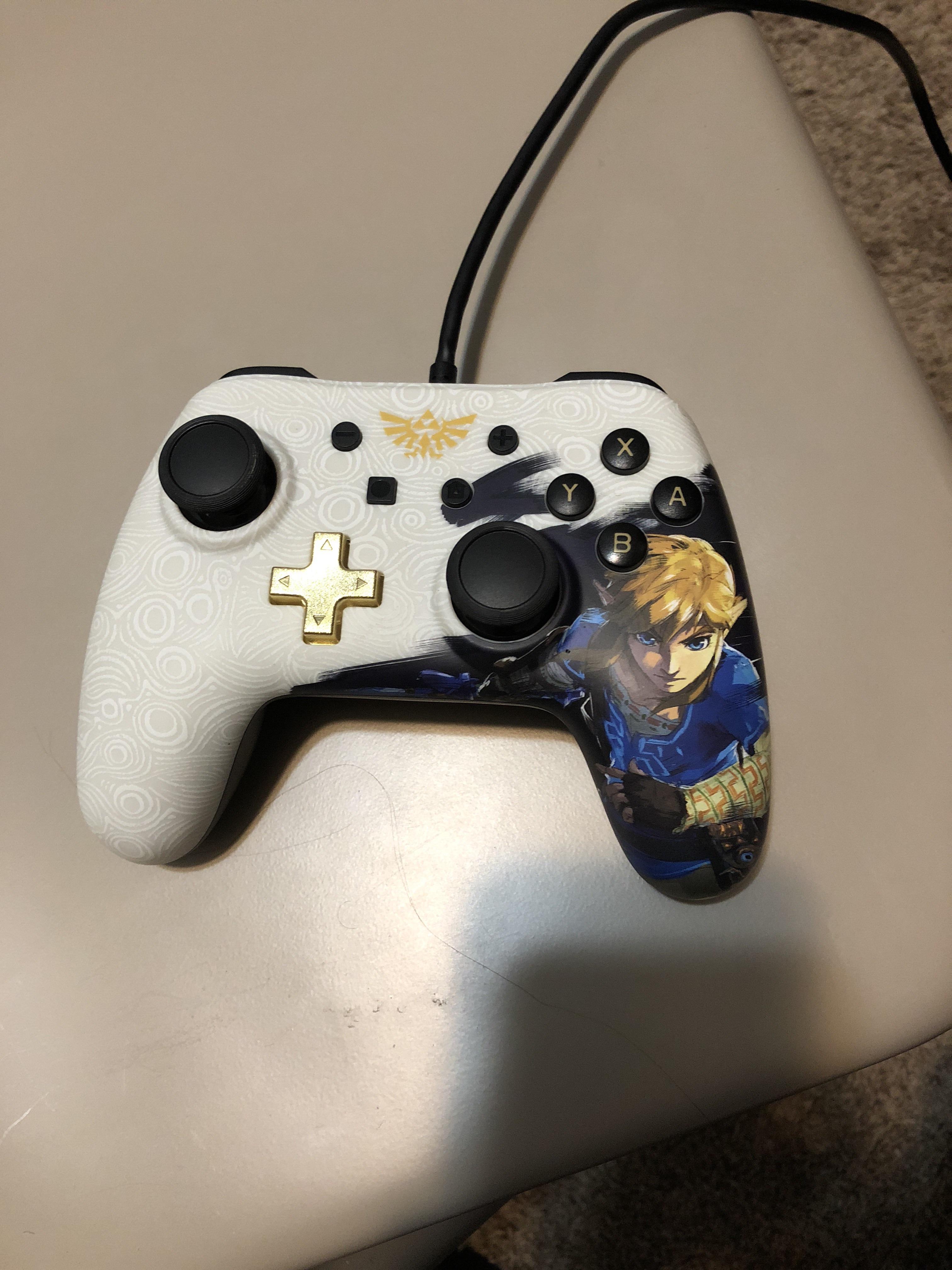 I got my botw pro controller a few days ago it looks so cool r/Breath