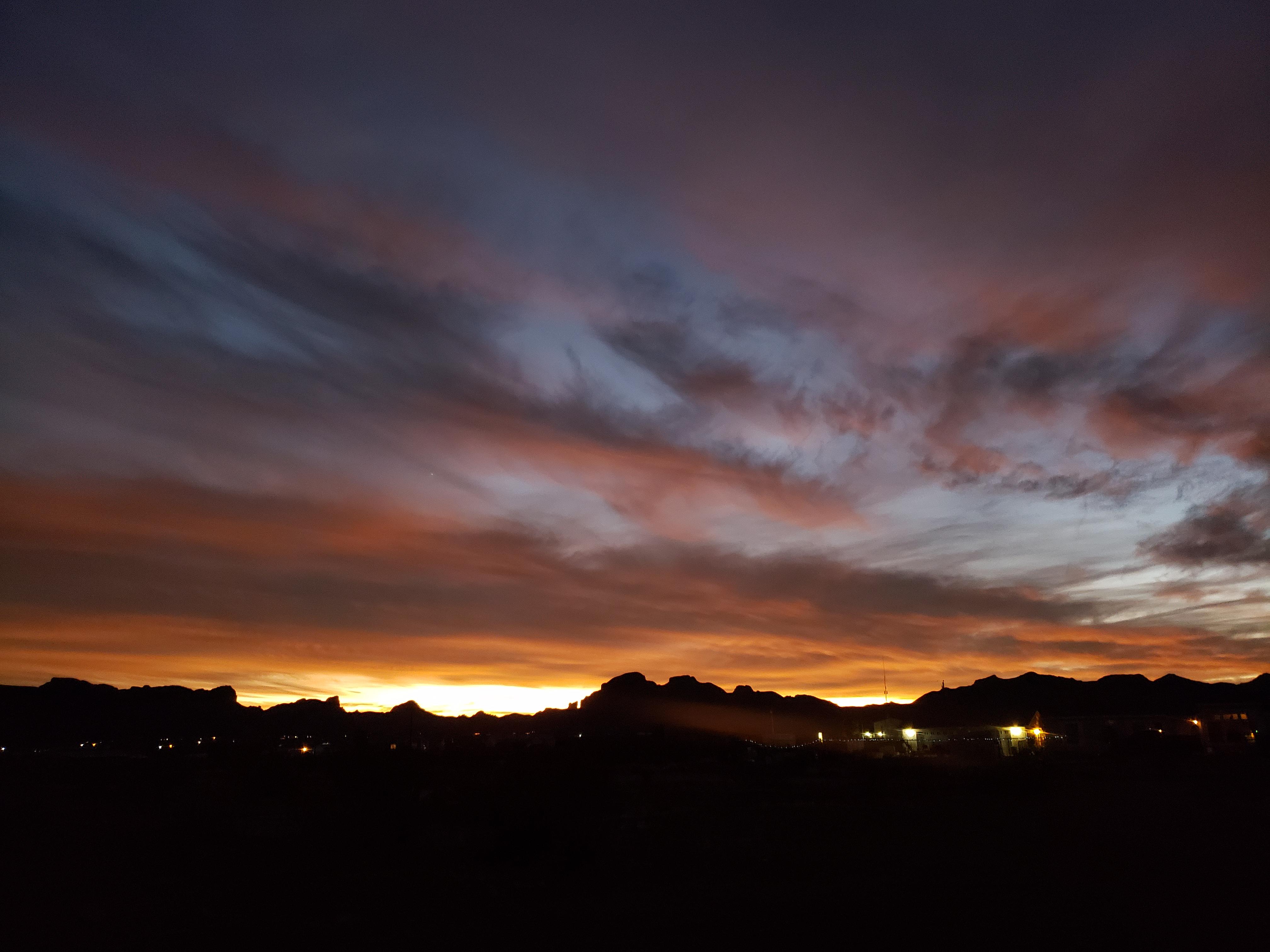 Sunset in Golden Valley Arizona. r/naturephotography