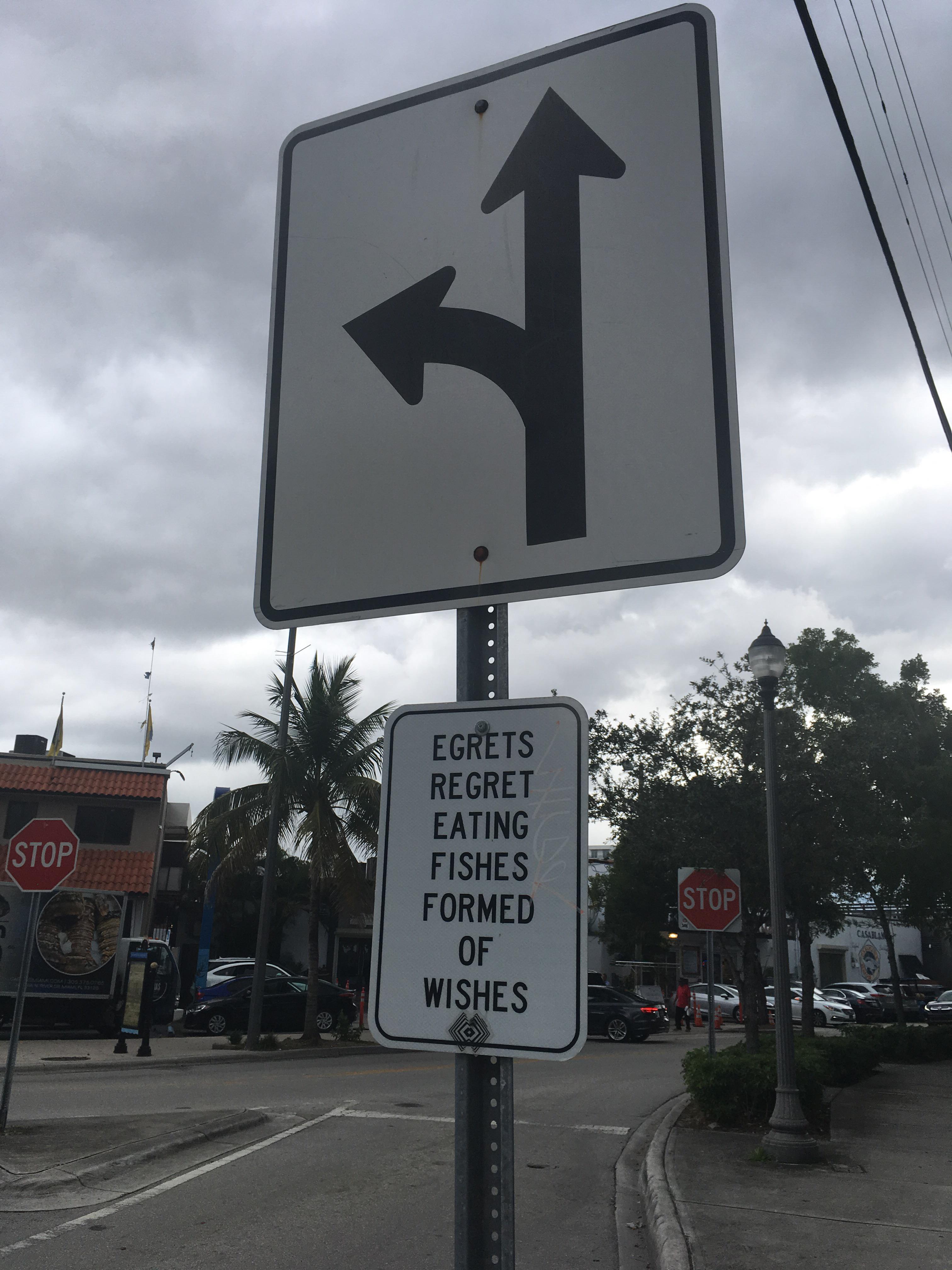 This odd street sign r/mildlyinteresting