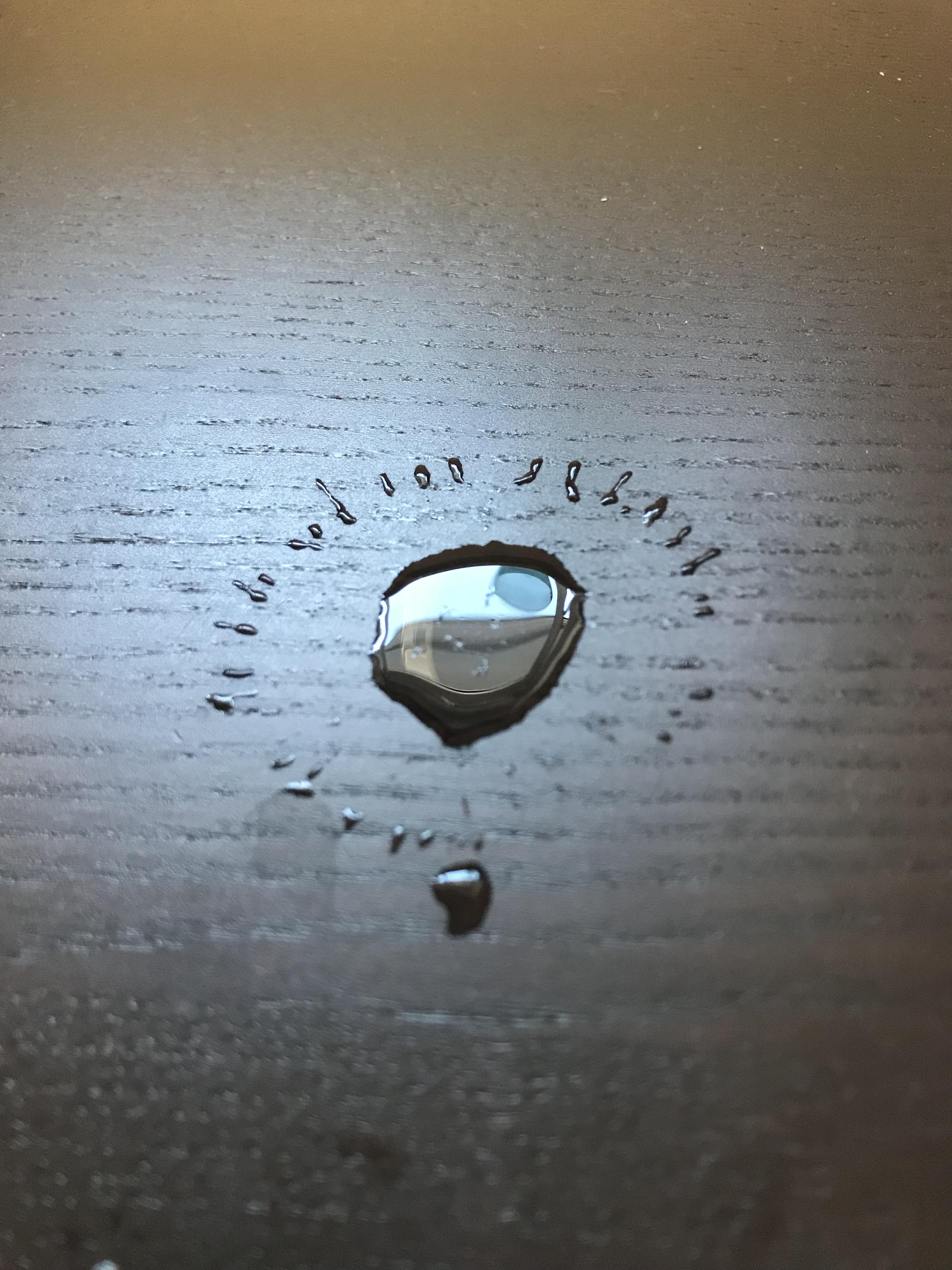 Water droplet splash made an interesting pattern mildlyinteresting