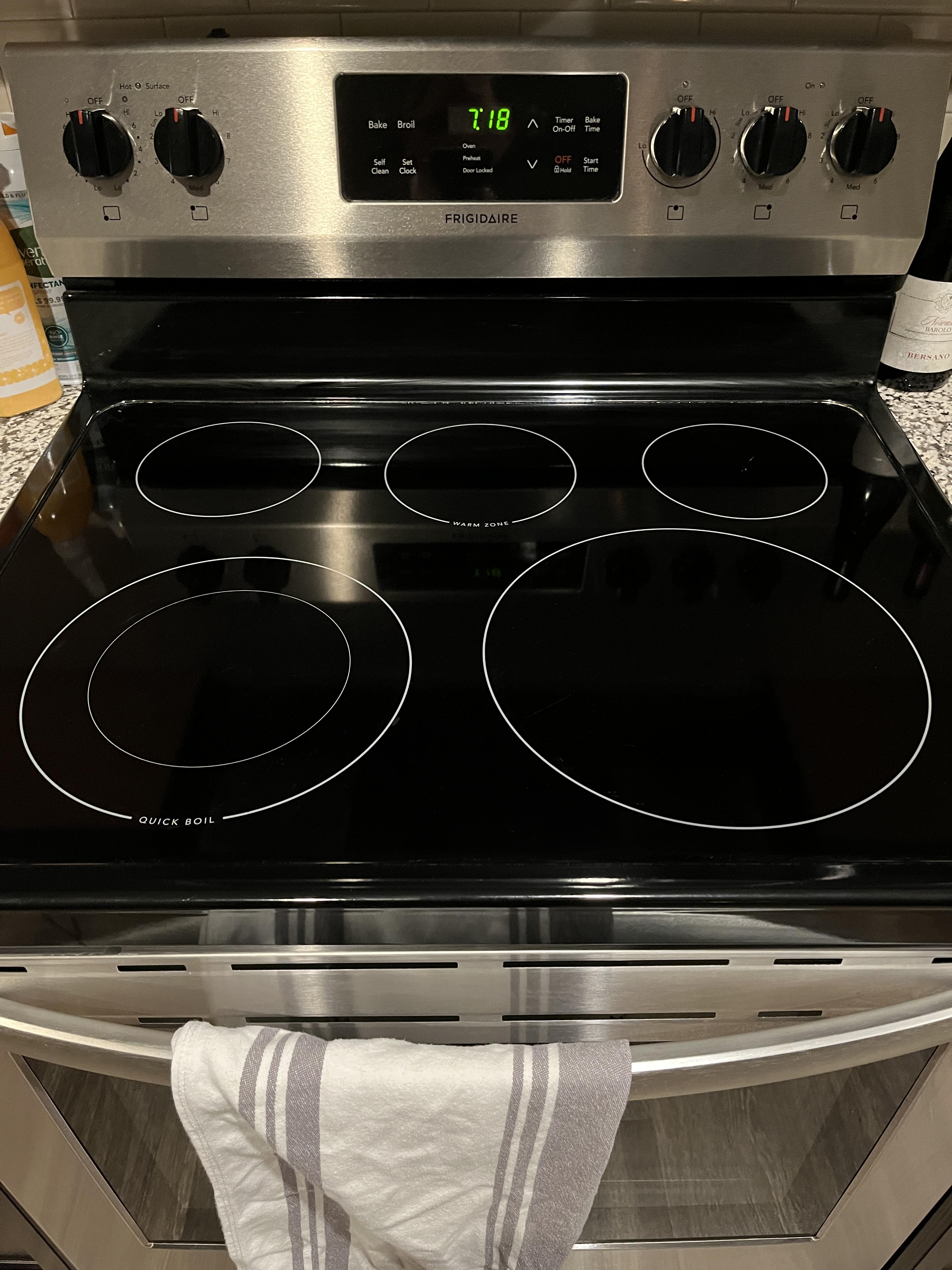Electric stove (not oven) smells like metal? r/CleaningTips