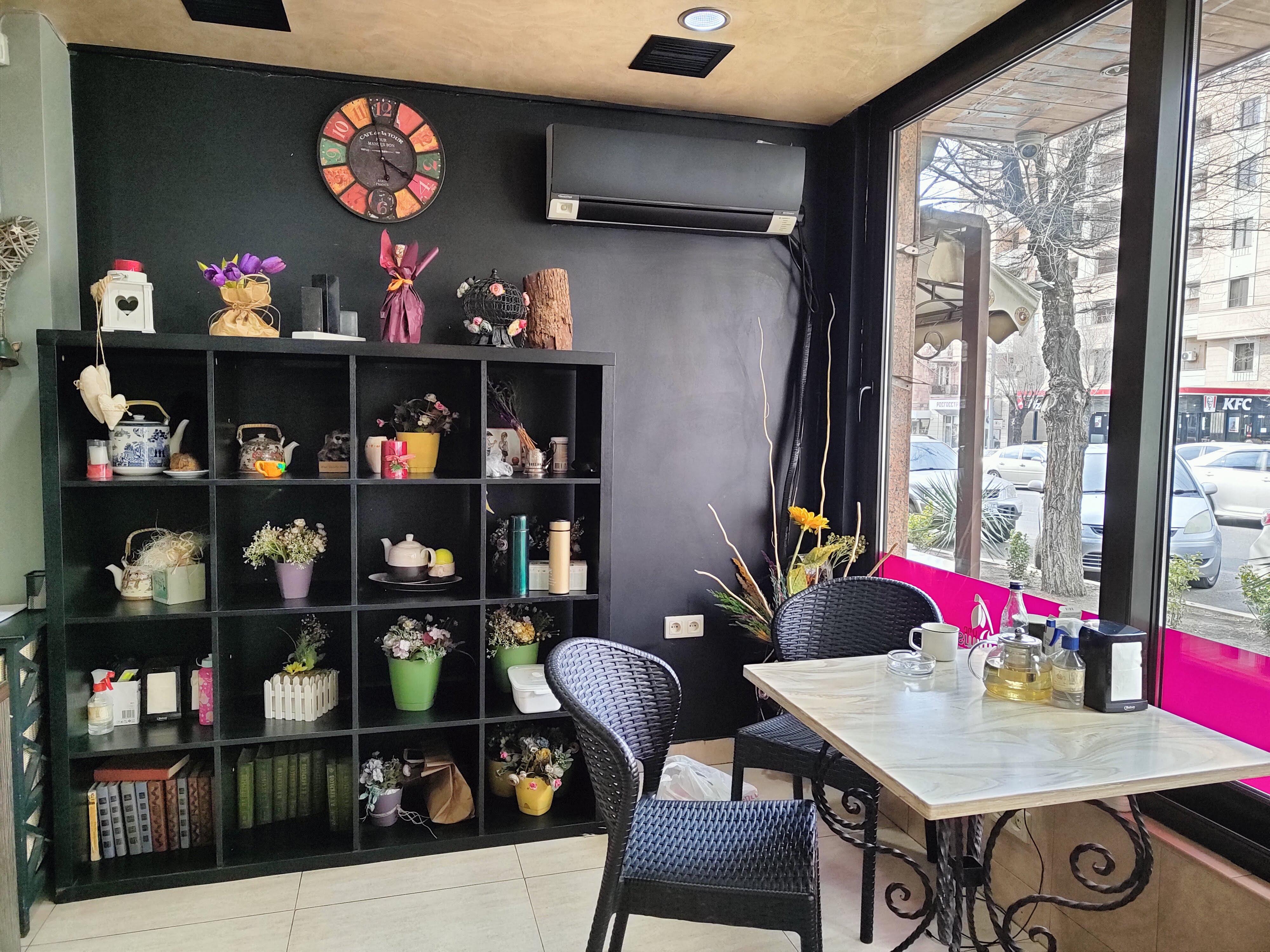 Cozy corner at the cafe, Yerevan r/CozyPlaces