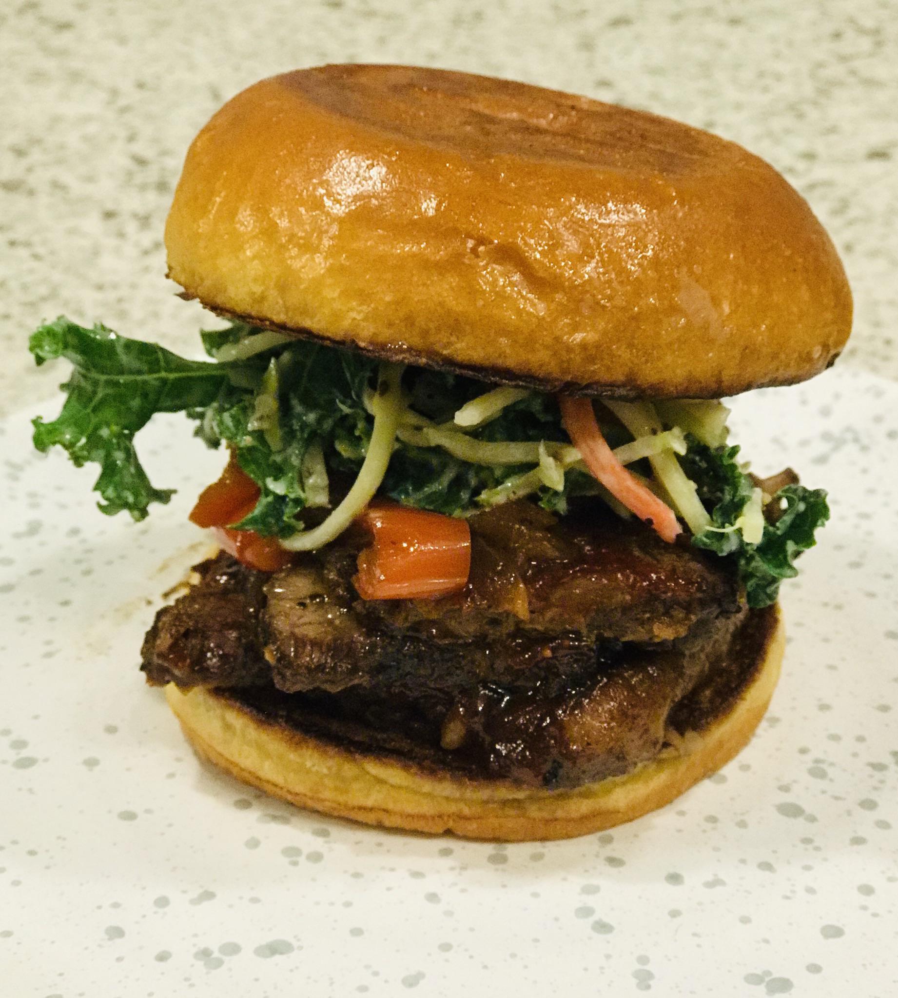 Brisket sandwich for dinner. r/eatsandwiches