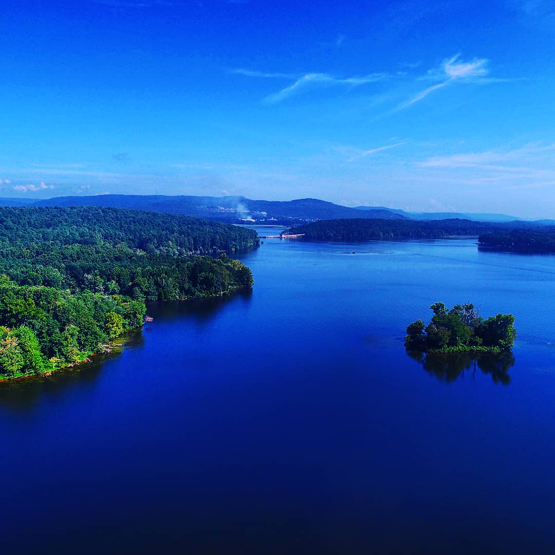Guntersville Lake Alabama [OC] [1080X1080] r/EarthPorn