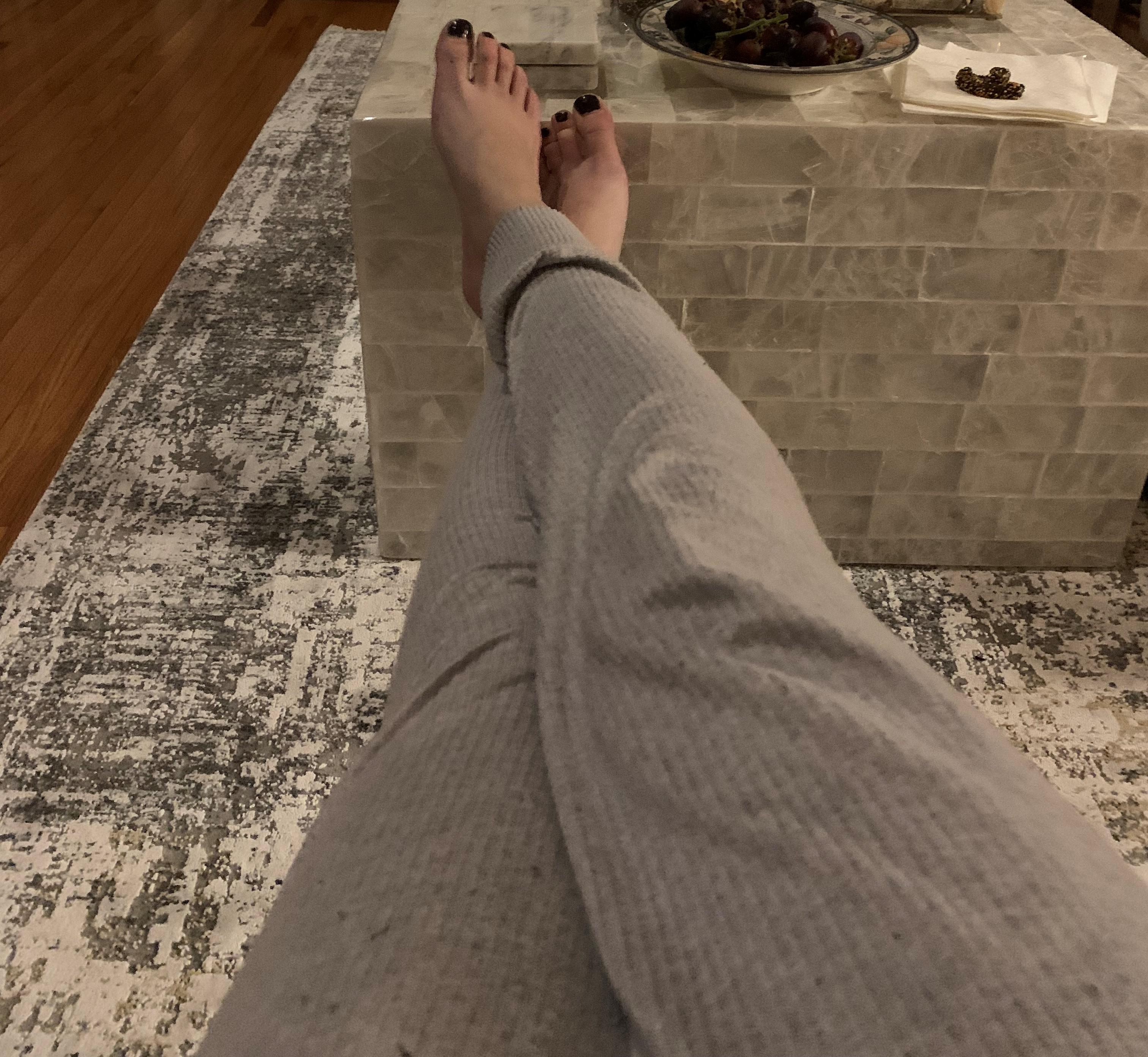 Cozy feet r/feet