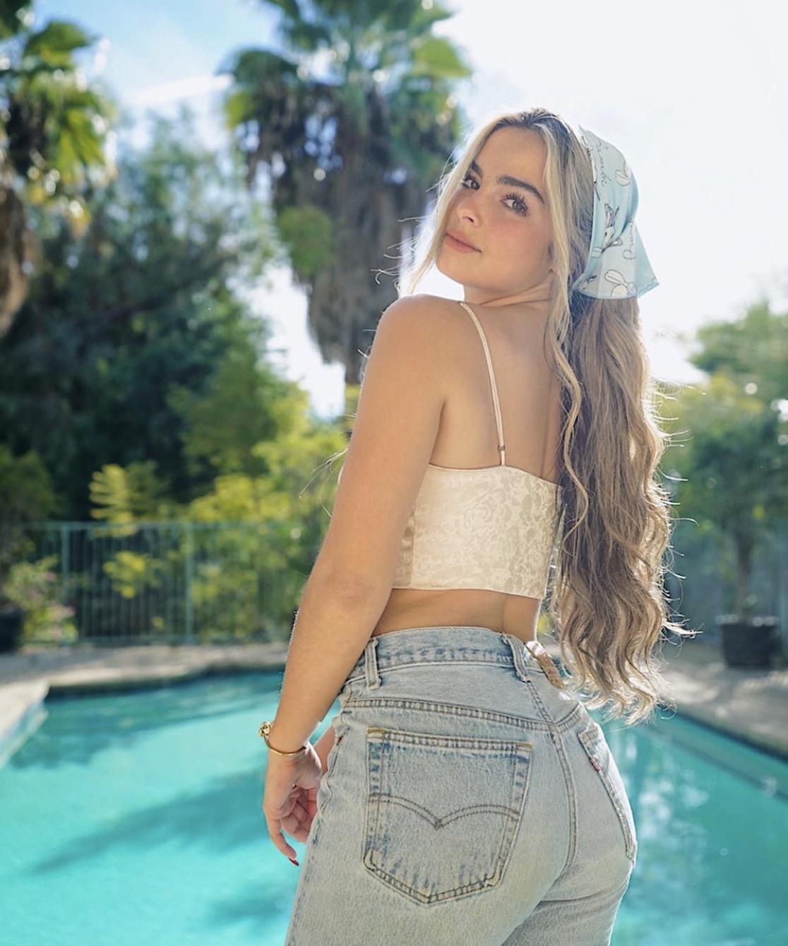 Addison Rae has such a nice ass : AddisonRae