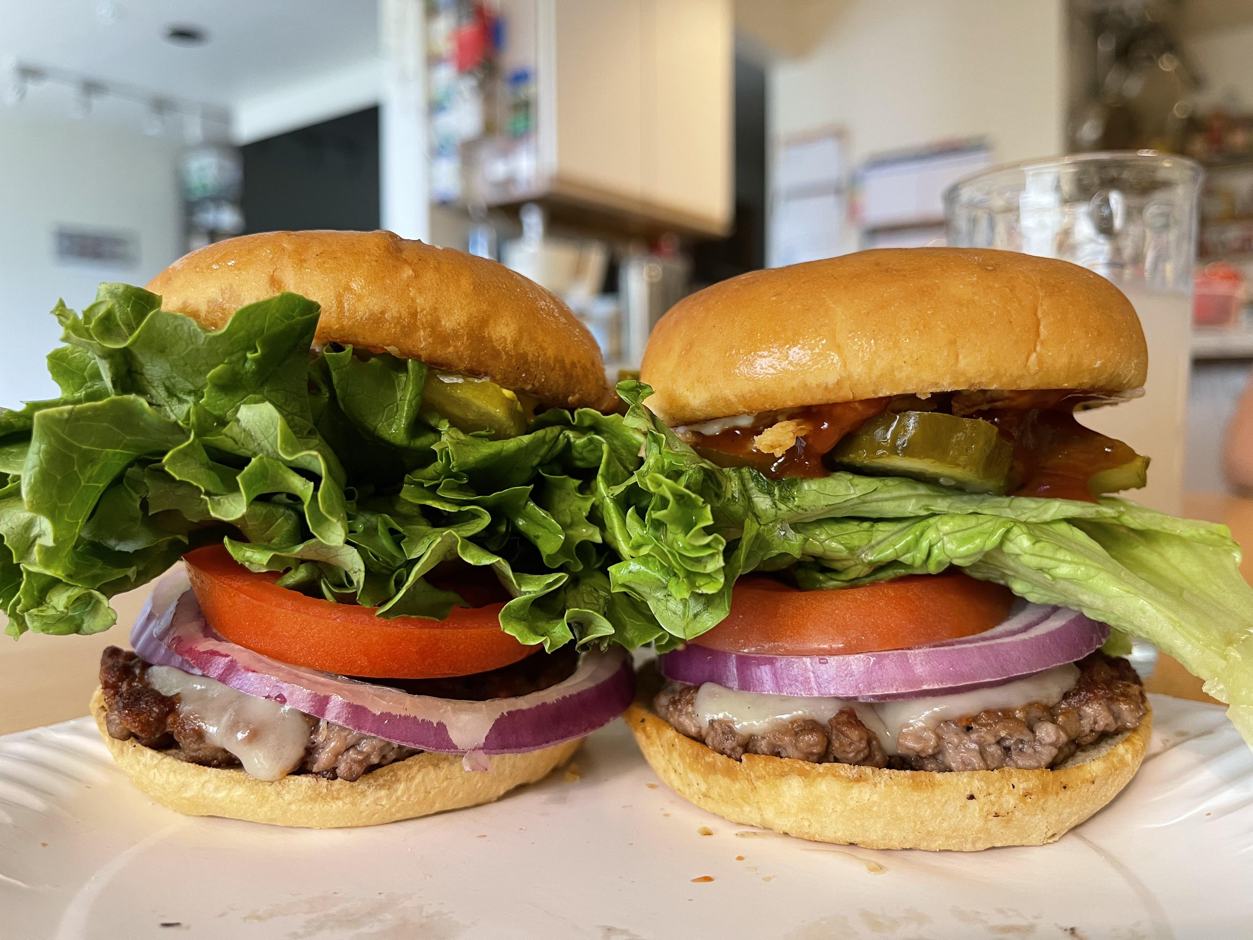 [Homemade] Impossible burgers with Swiss cheese and low carb buns r/food