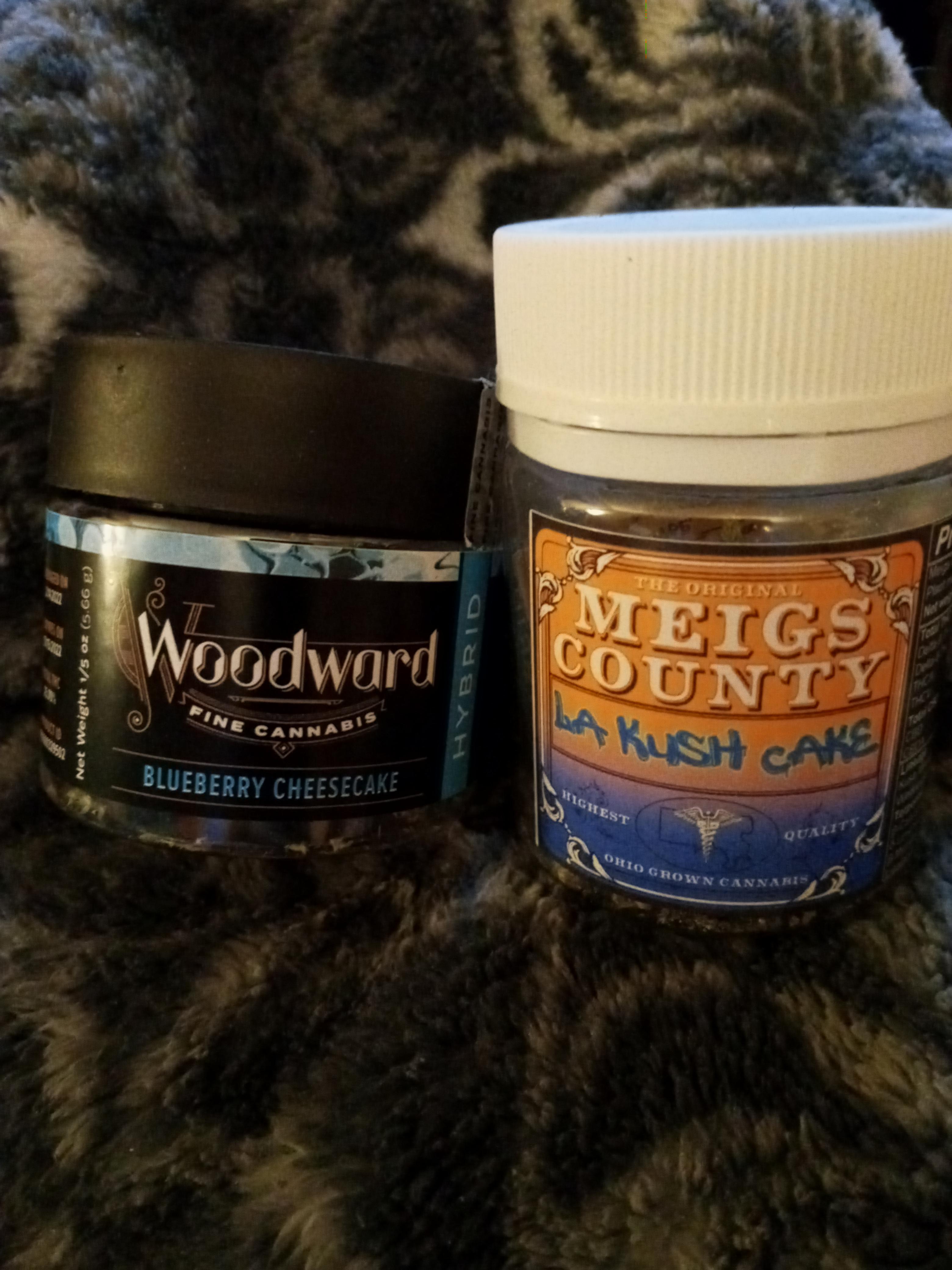 My two favorite strains in one purchase! My local dispensary is selling woodward!! ️🤯🔥 r